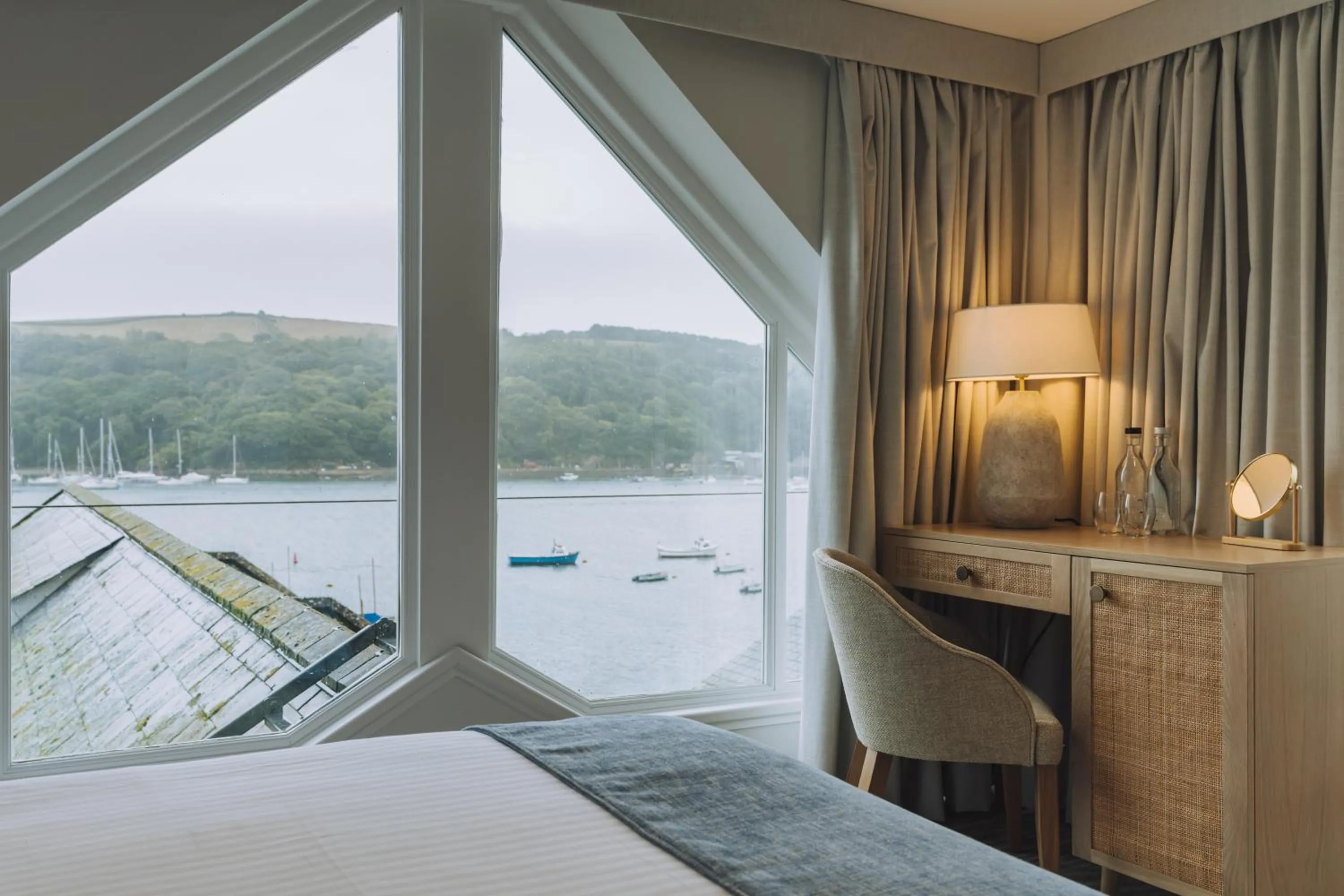 Bedroom, Bed in The Old Quay House Hotel