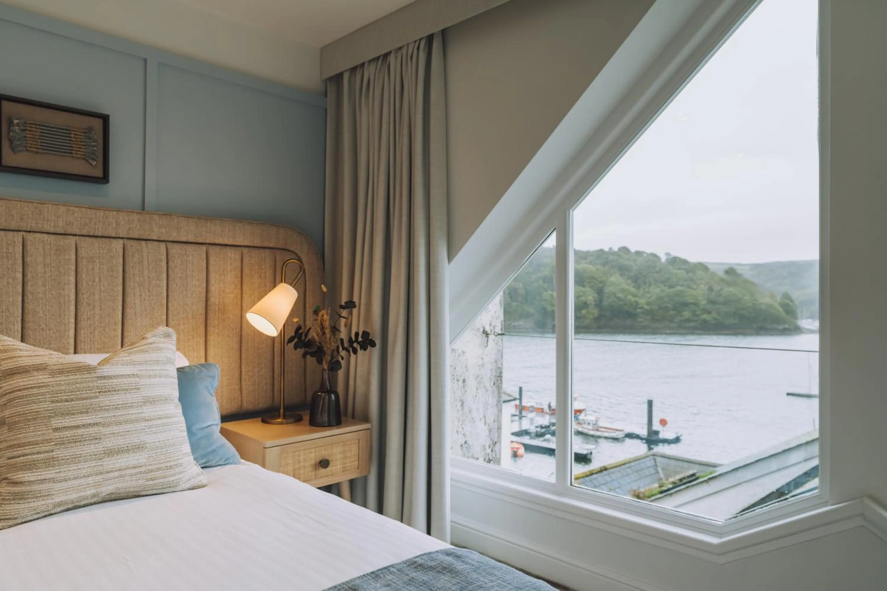 Bedroom, Bed in The Old Quay House Hotel