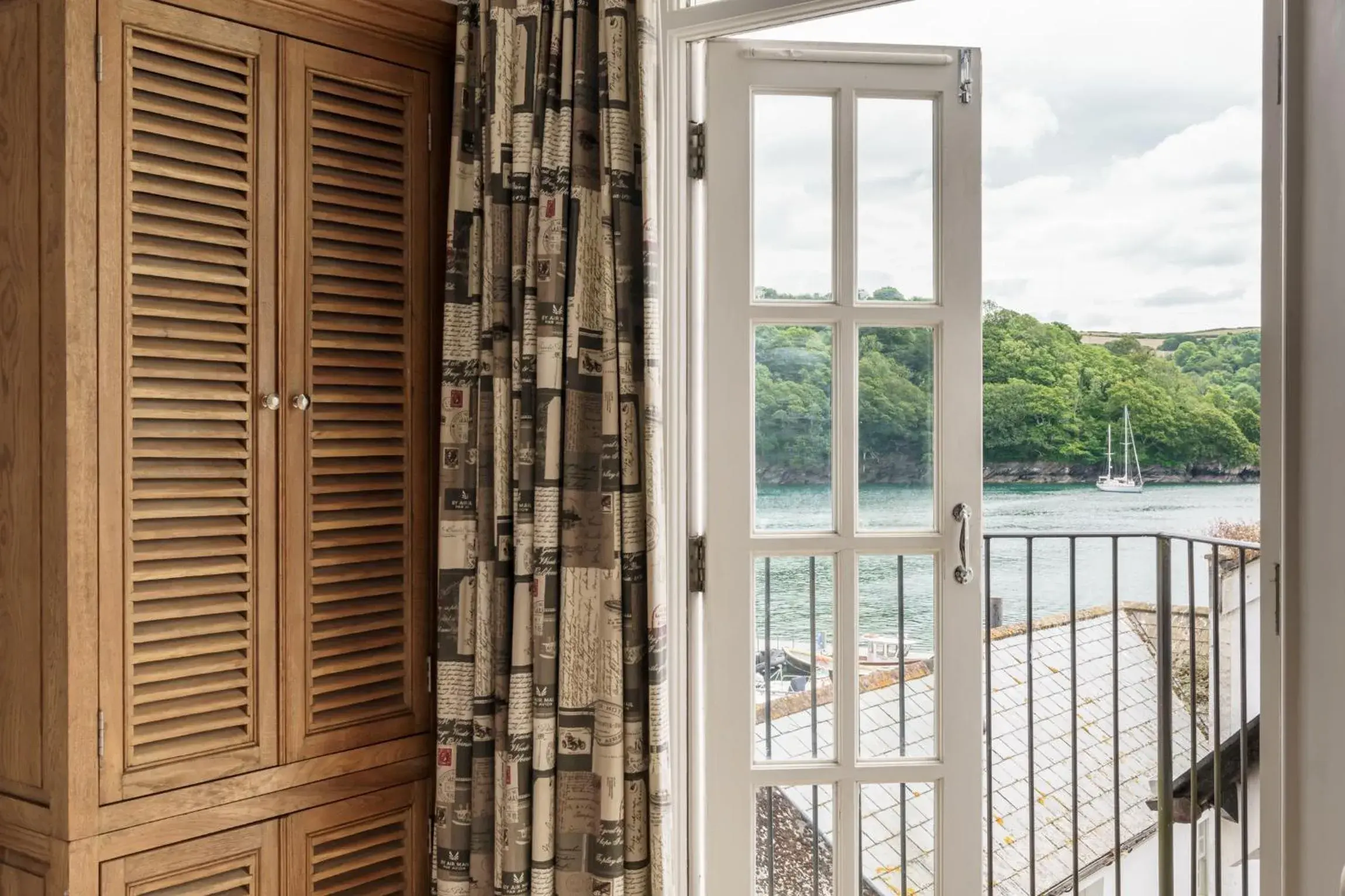 Superior King Room in The Old Quay House Hotel Superior King Room in The Old Quay House Hotel