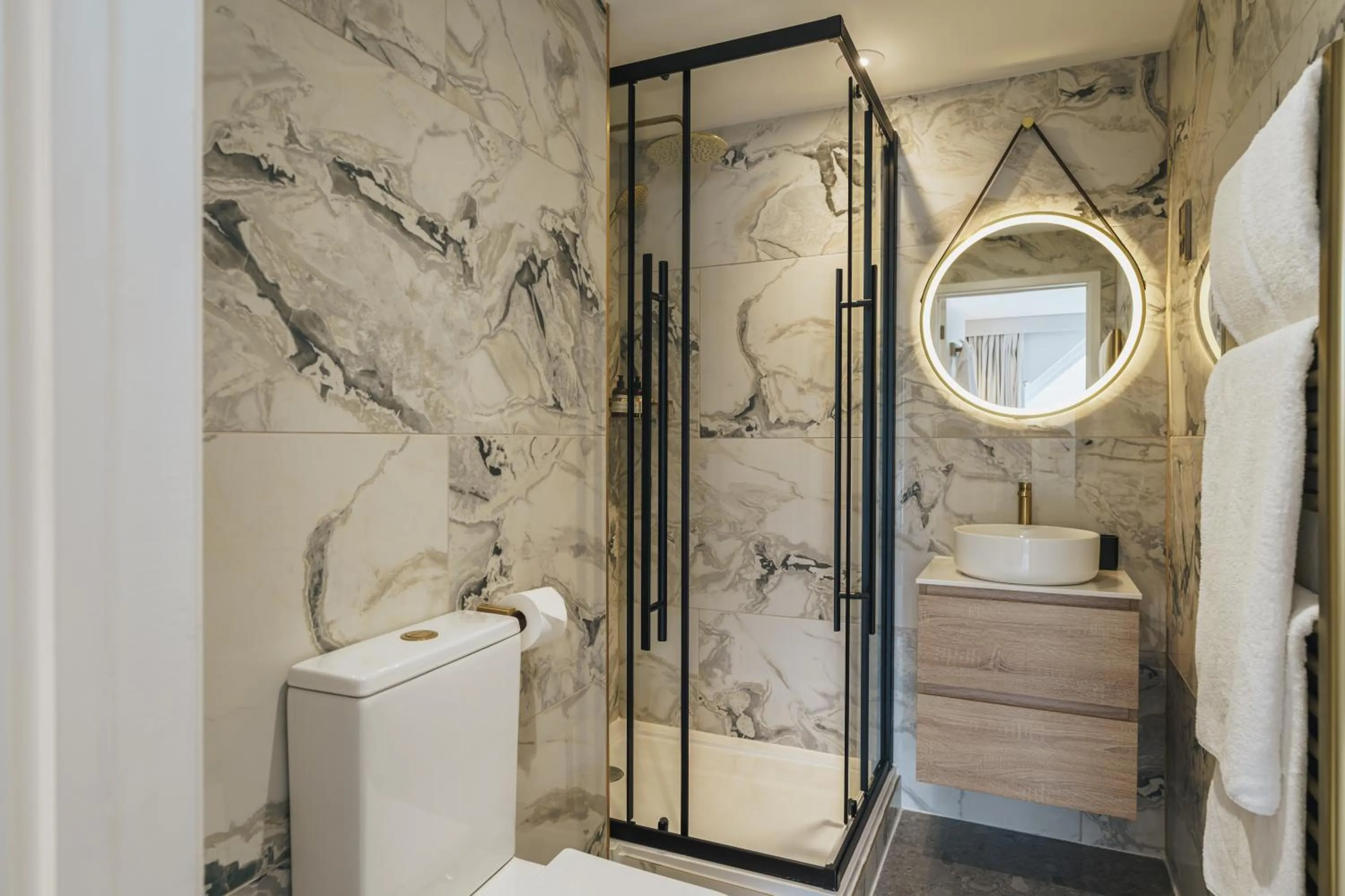 Bathroom in The Old Quay House Hotel