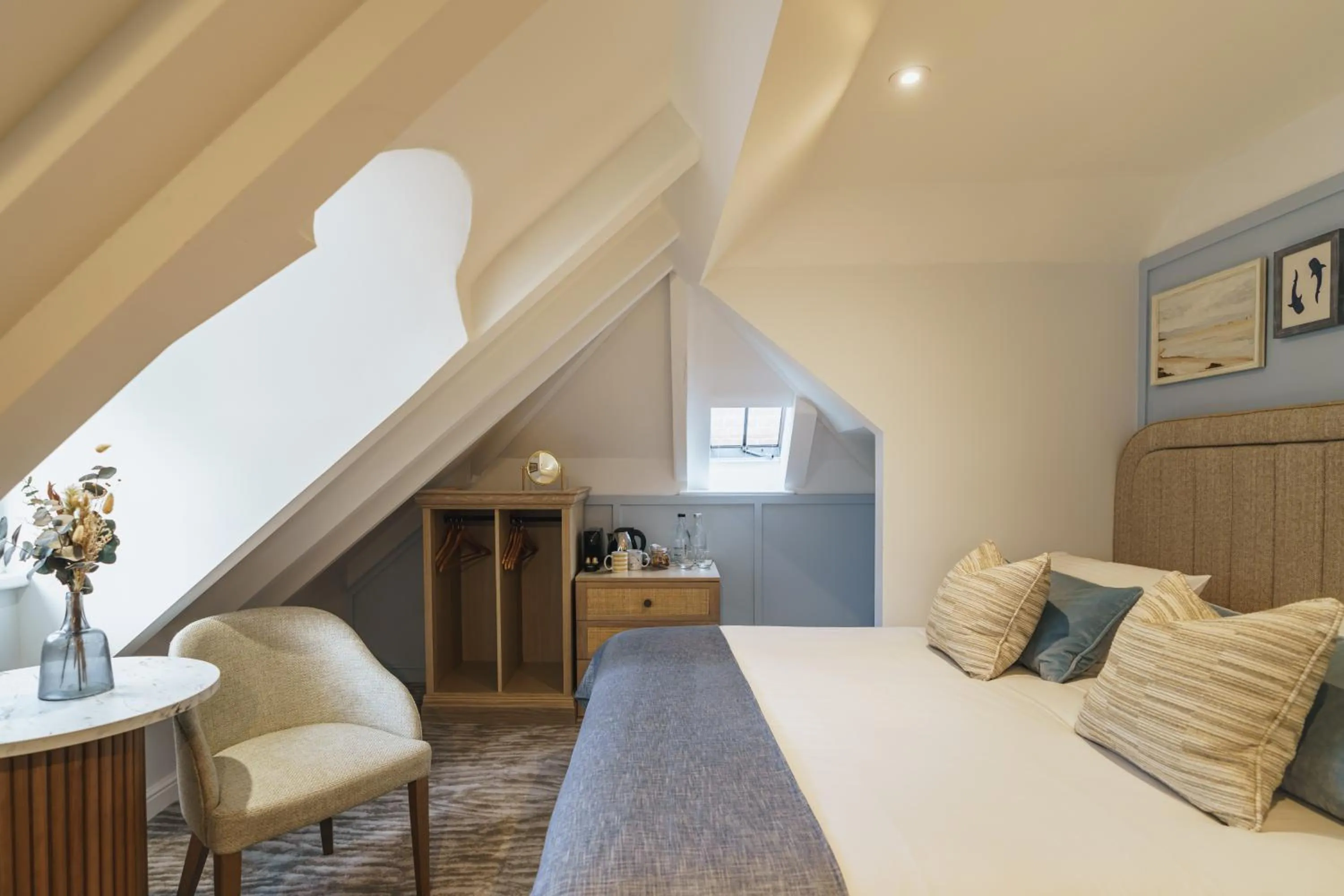 Bedroom, Bed in The Old Quay House Hotel