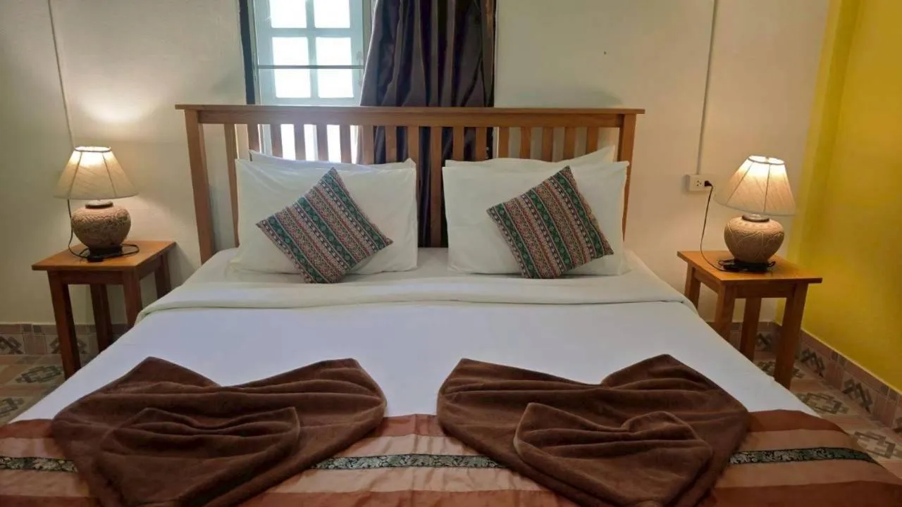 Bed in Dong Talay Lipe Beach Resort