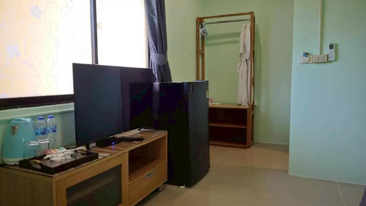 Dong Talay Lipe Beach Resort