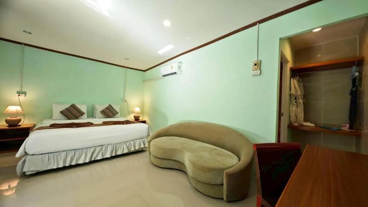 Bed in Dong Talay Lipe Beach Resort