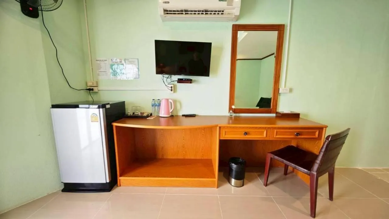 Dong Talay Lipe Beach Resort