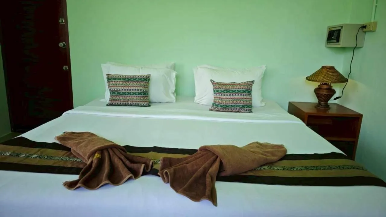 Bed in Dong Talay Lipe Beach Resort