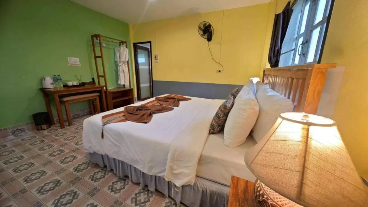 Bed in Dong Talay Lipe Beach Resort