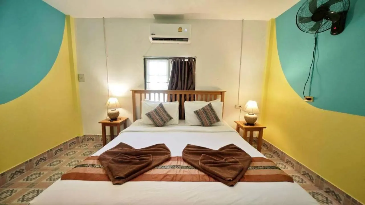 Bed in Dong Talay Lipe Beach Resort