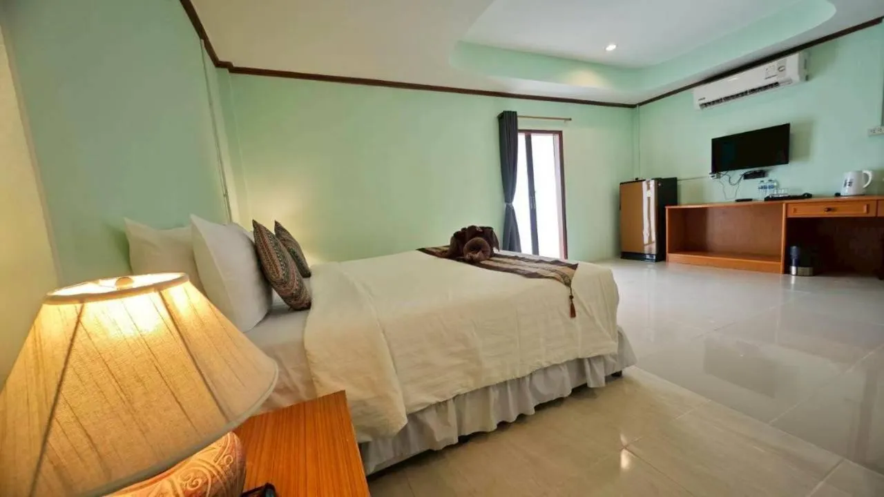 Bed in Dong Talay Lipe Beach Resort