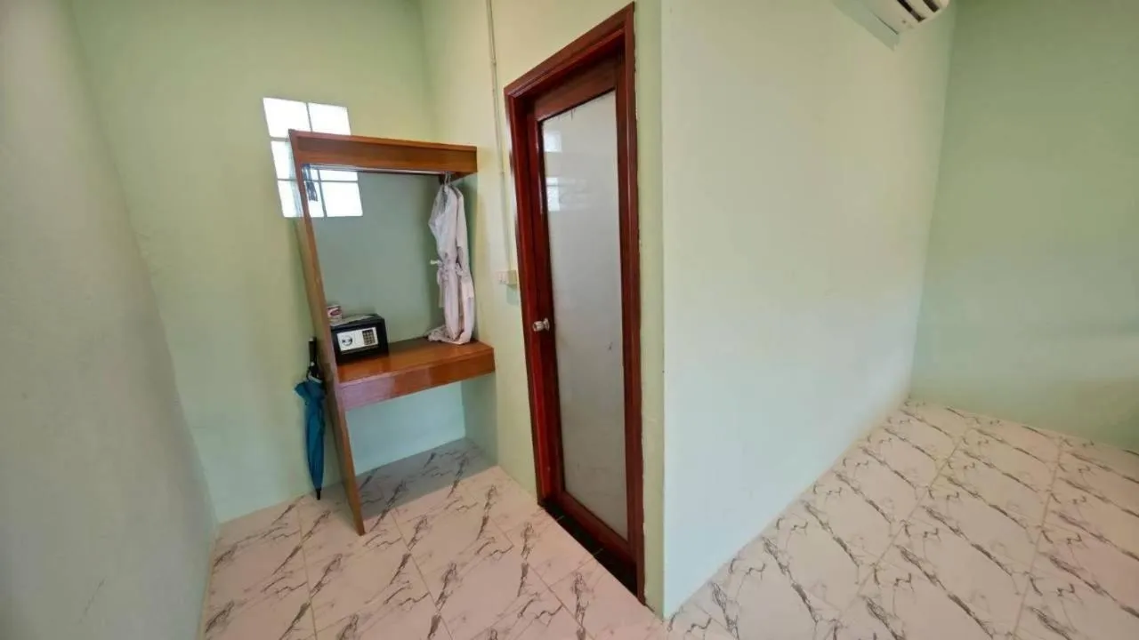 Bed in Dong Talay Lipe Beach Resort