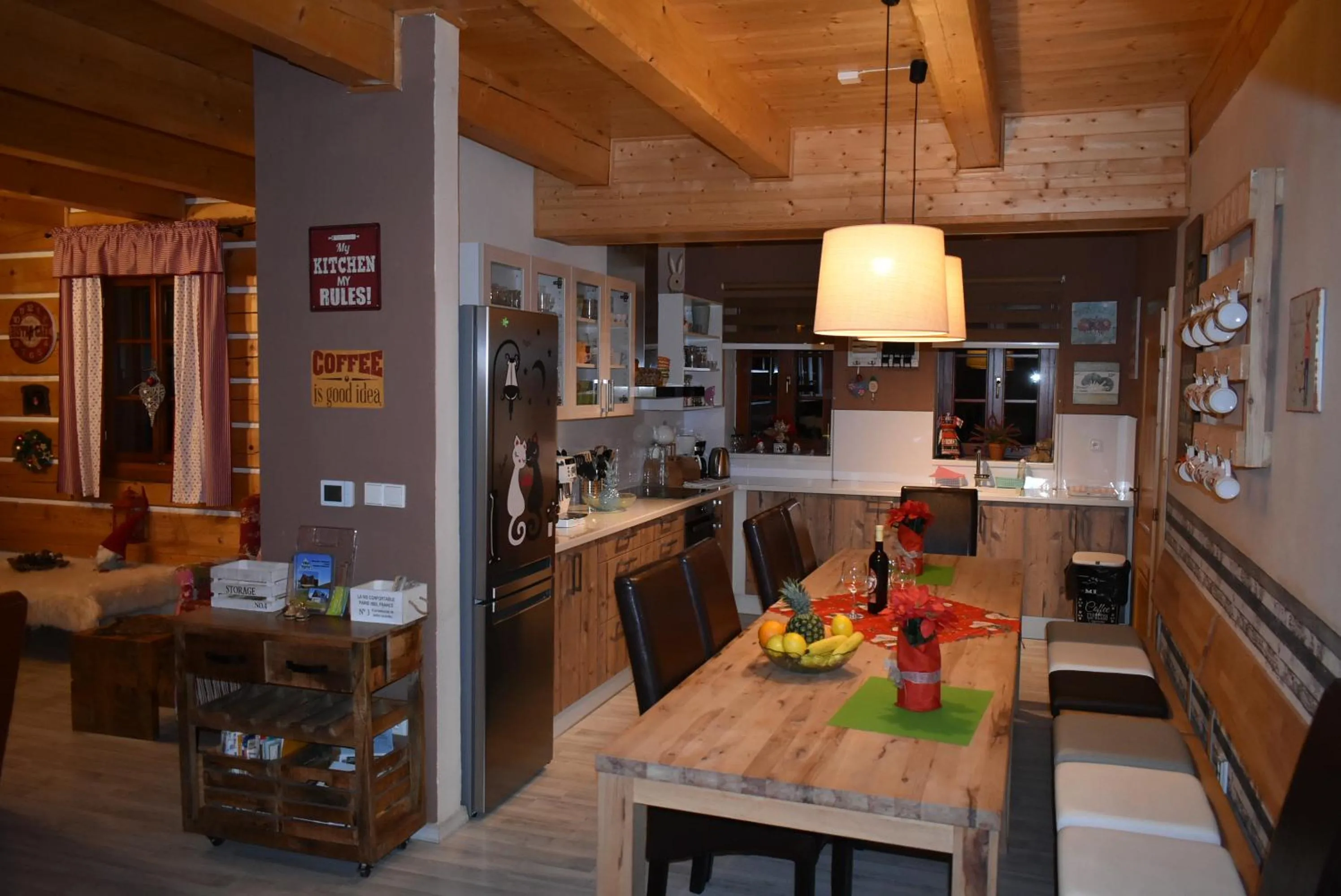 Kitchen or kitchenette in Villa Harta II MAGDA