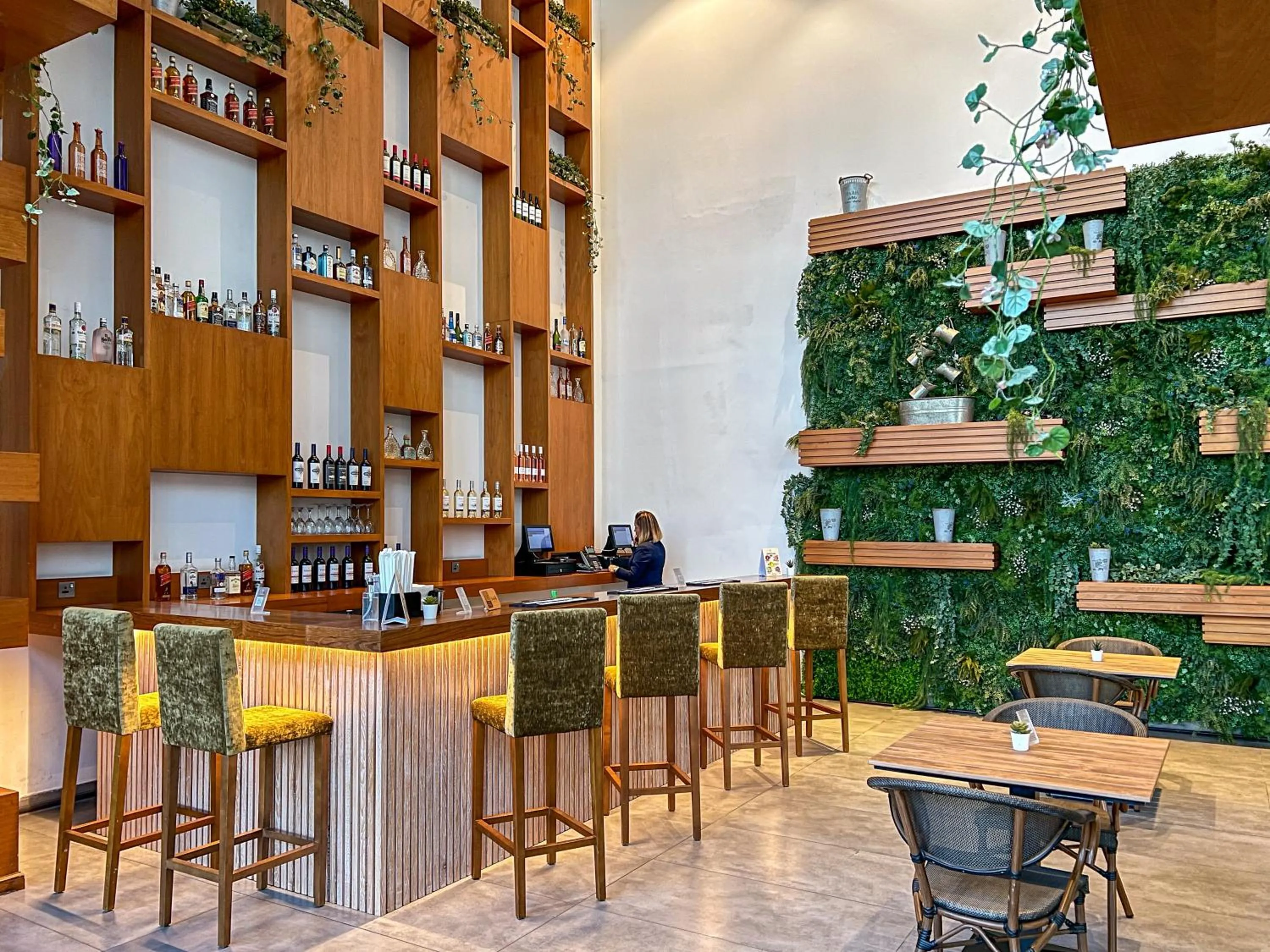 Lounge or bar in Canal Central Hotel Business Bay