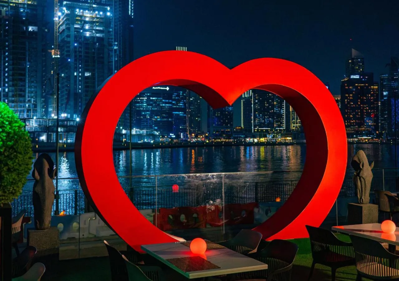 Restaurant/places to eat in Canal Central Hotel Business Bay