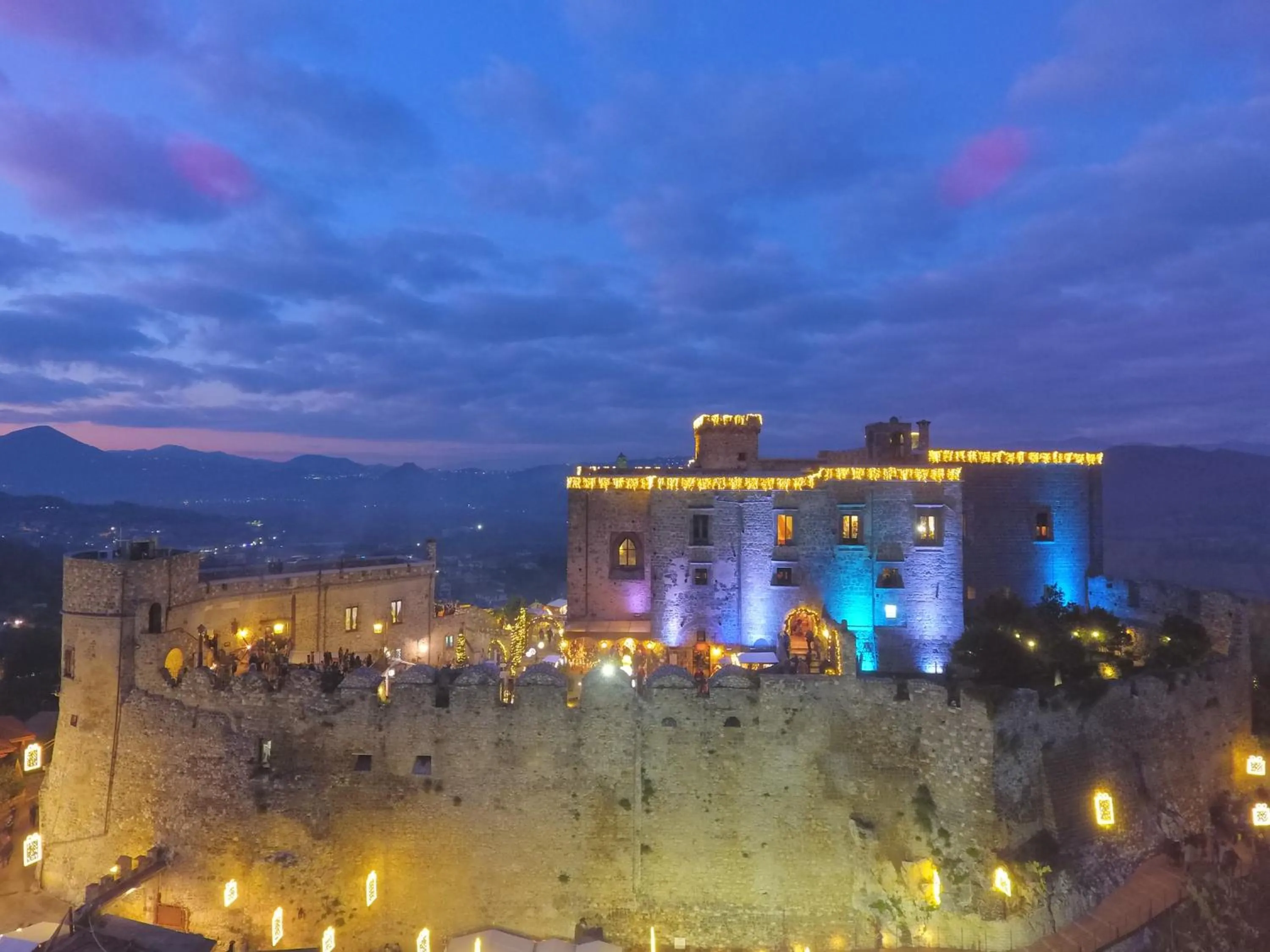 Property building in Castello di Limatola