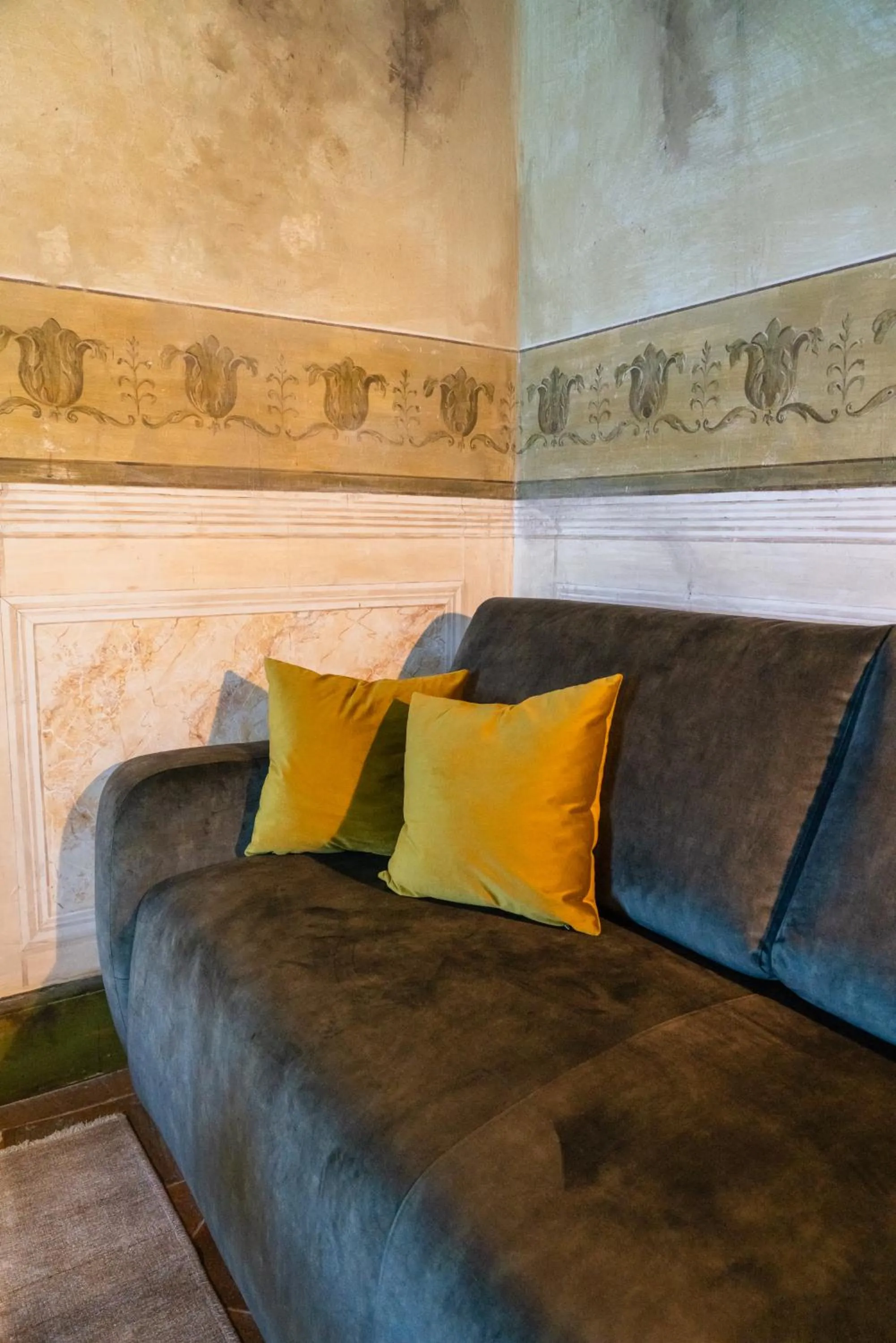 Seating area in Castello di Limatola