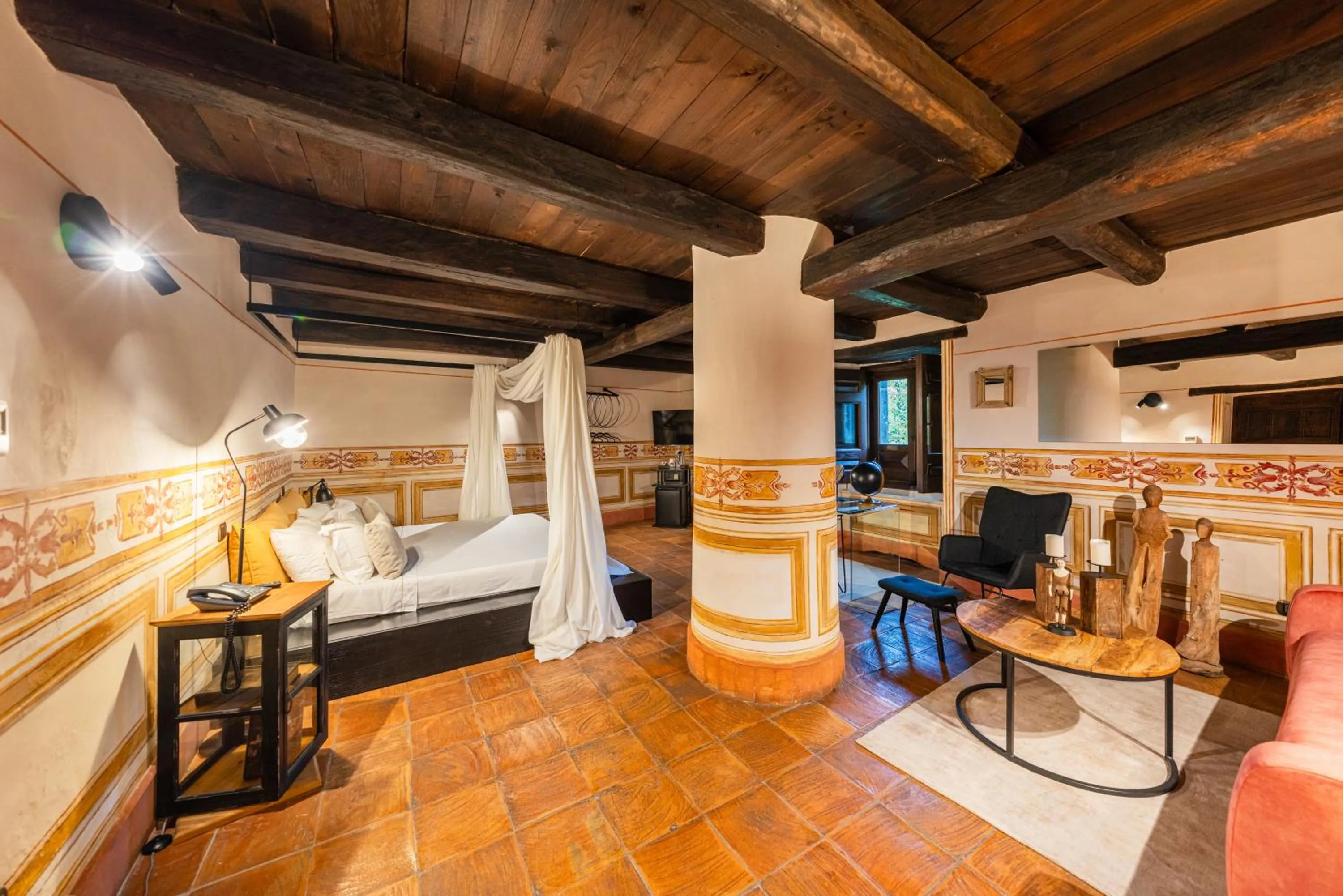Photo of the whole room, Bed in Castello di Limatola