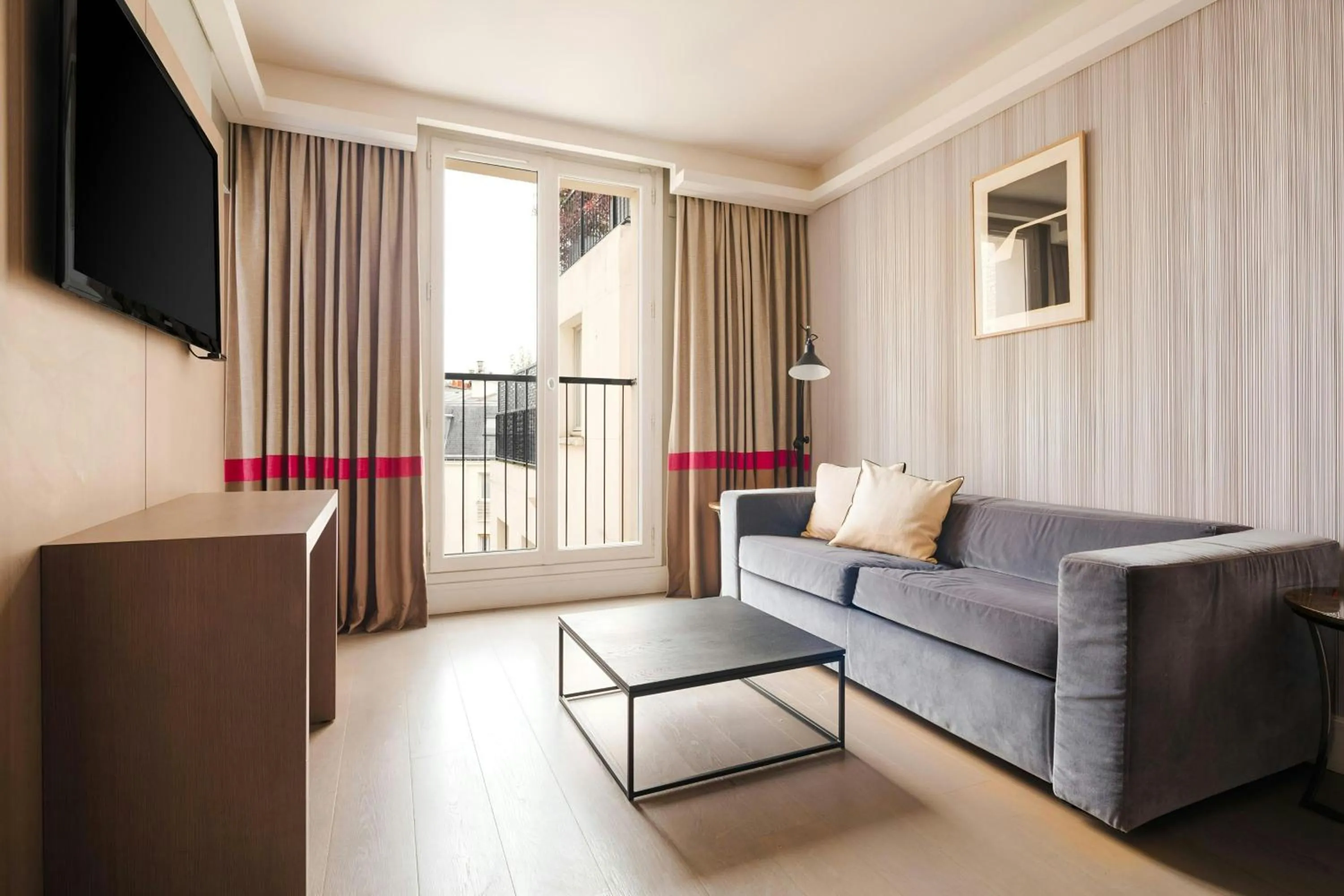 Living room in L'Edmond Hotel Parc Monceau, Sonder by Marriott Bonvoy