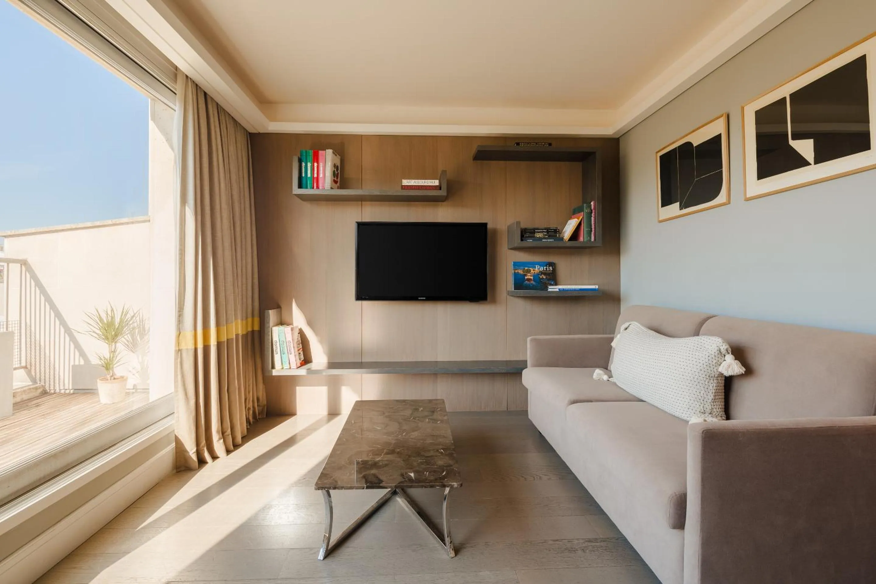 King Suite with Balcony in L'Edmond Hotel Parc Monceau, Sonder by Marriott Bonvoy