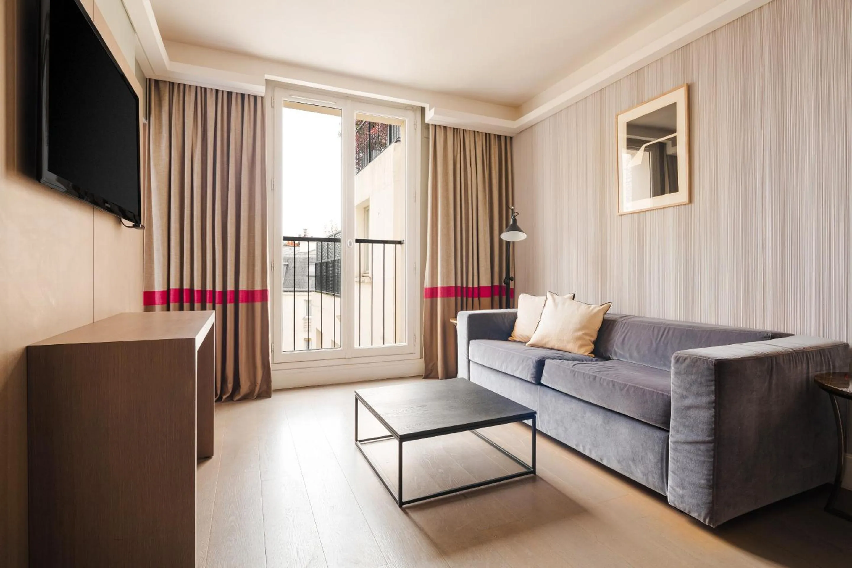 King Suite in Sonder L'Edmond Parc Monceau