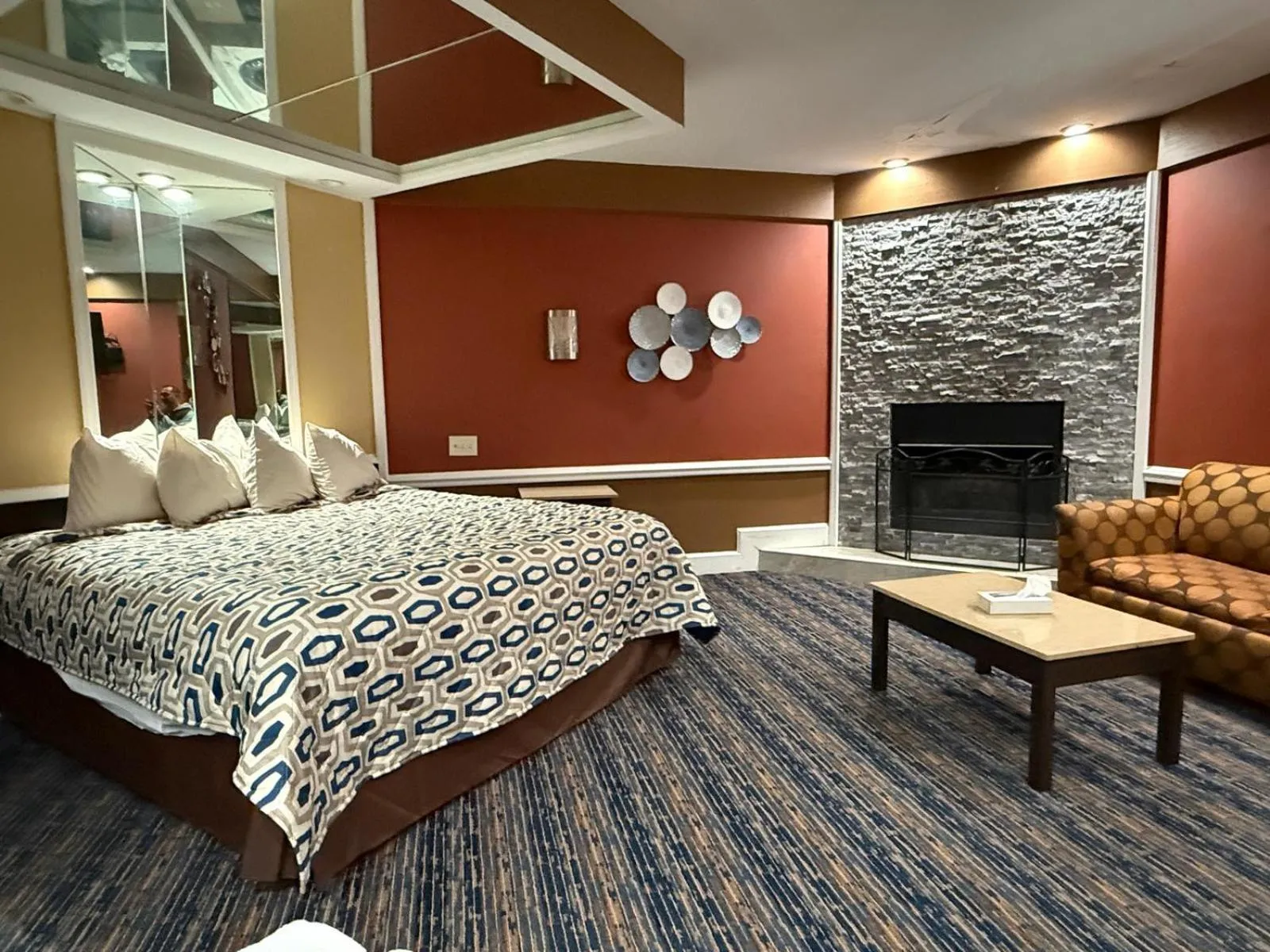 Bed in Inn of the Dove Cherry Hill - Philadelphia