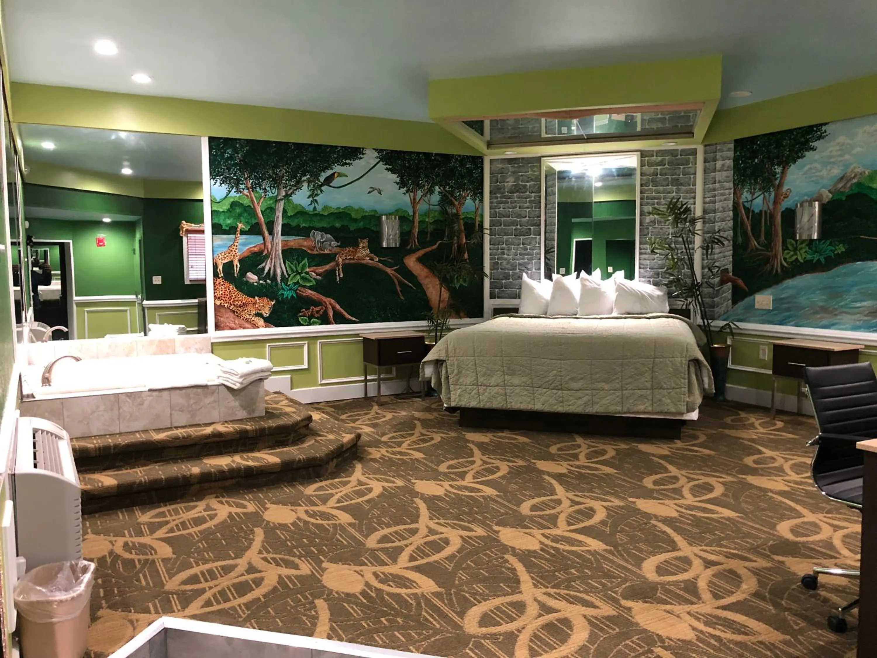 Bed in Inn of the Dove Cherry Hill - Philadelphia