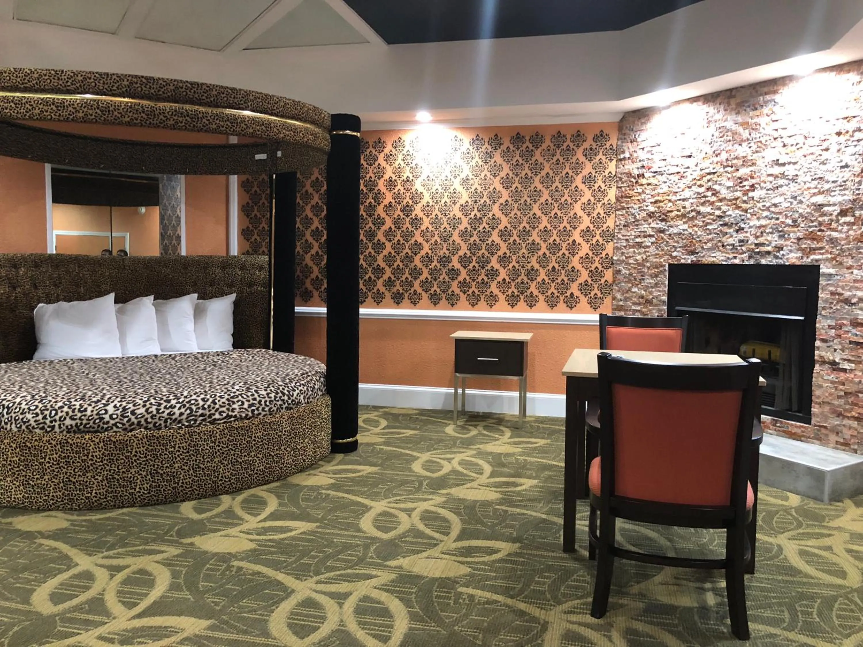 Bed in Inn of the Dove Cherry Hill - Philadelphia