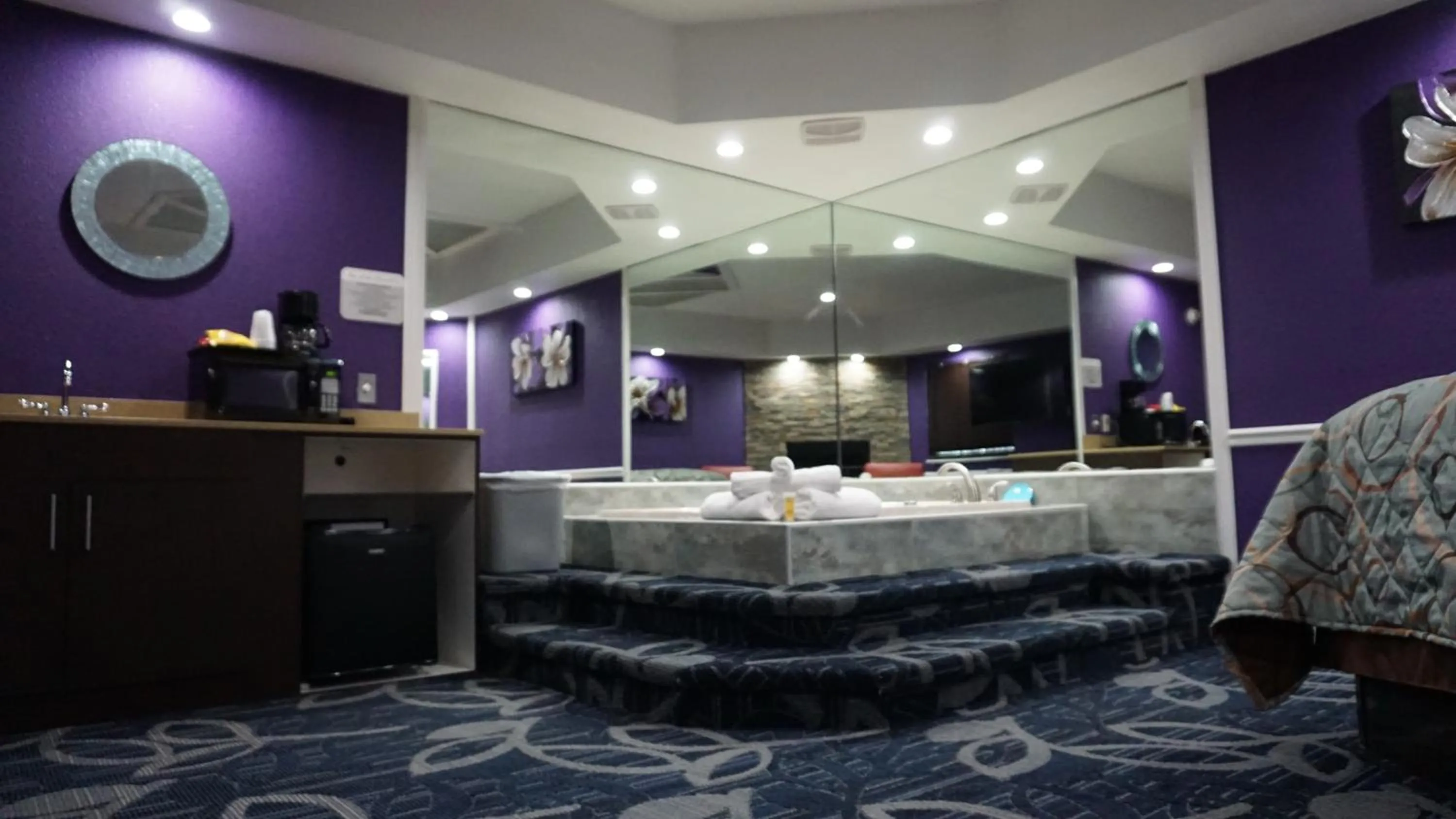 Photo of the whole room in Inn of the Dove Cherry Hill - Philadelphia