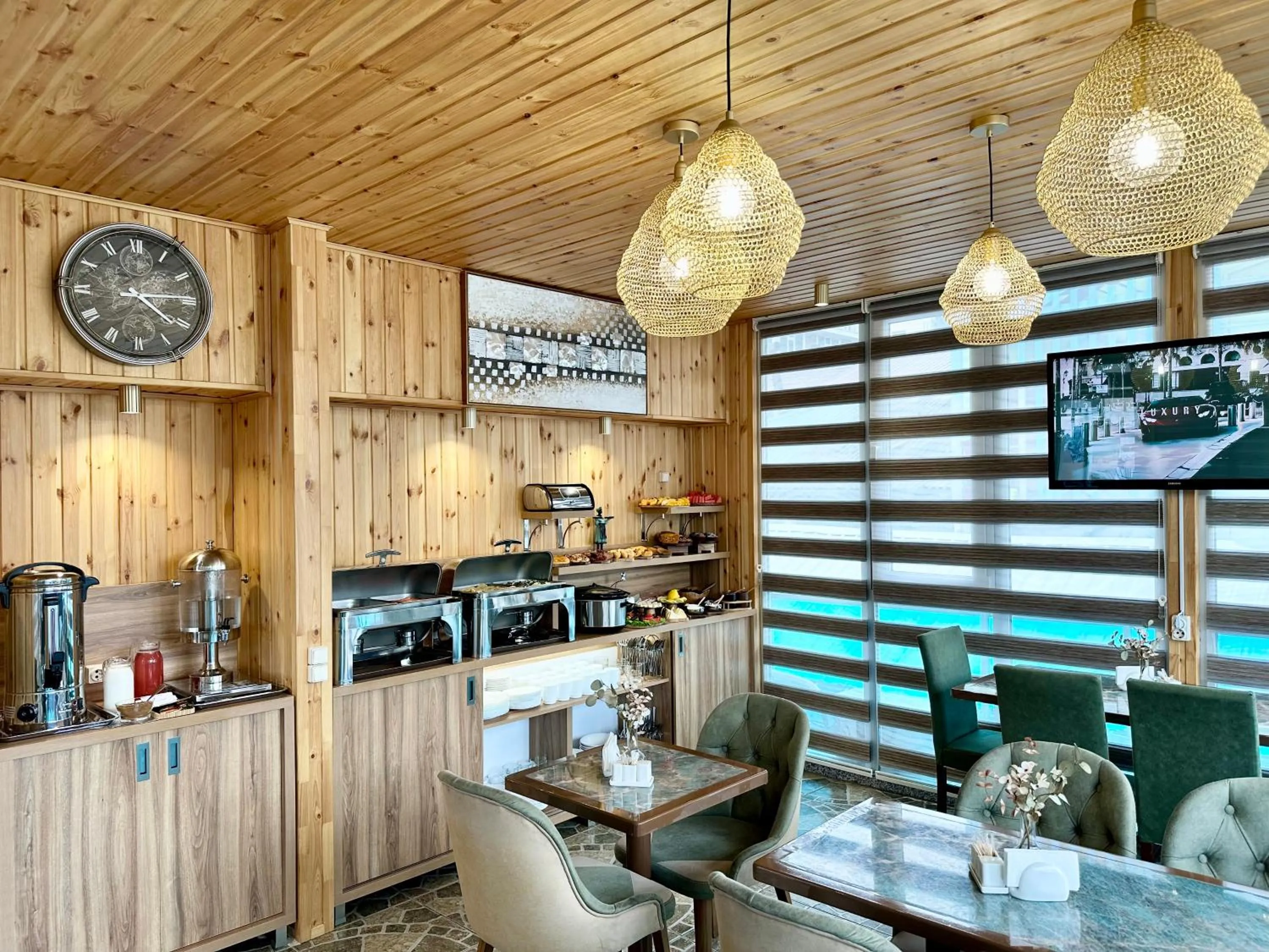 Buffet breakfast in Hotel Park