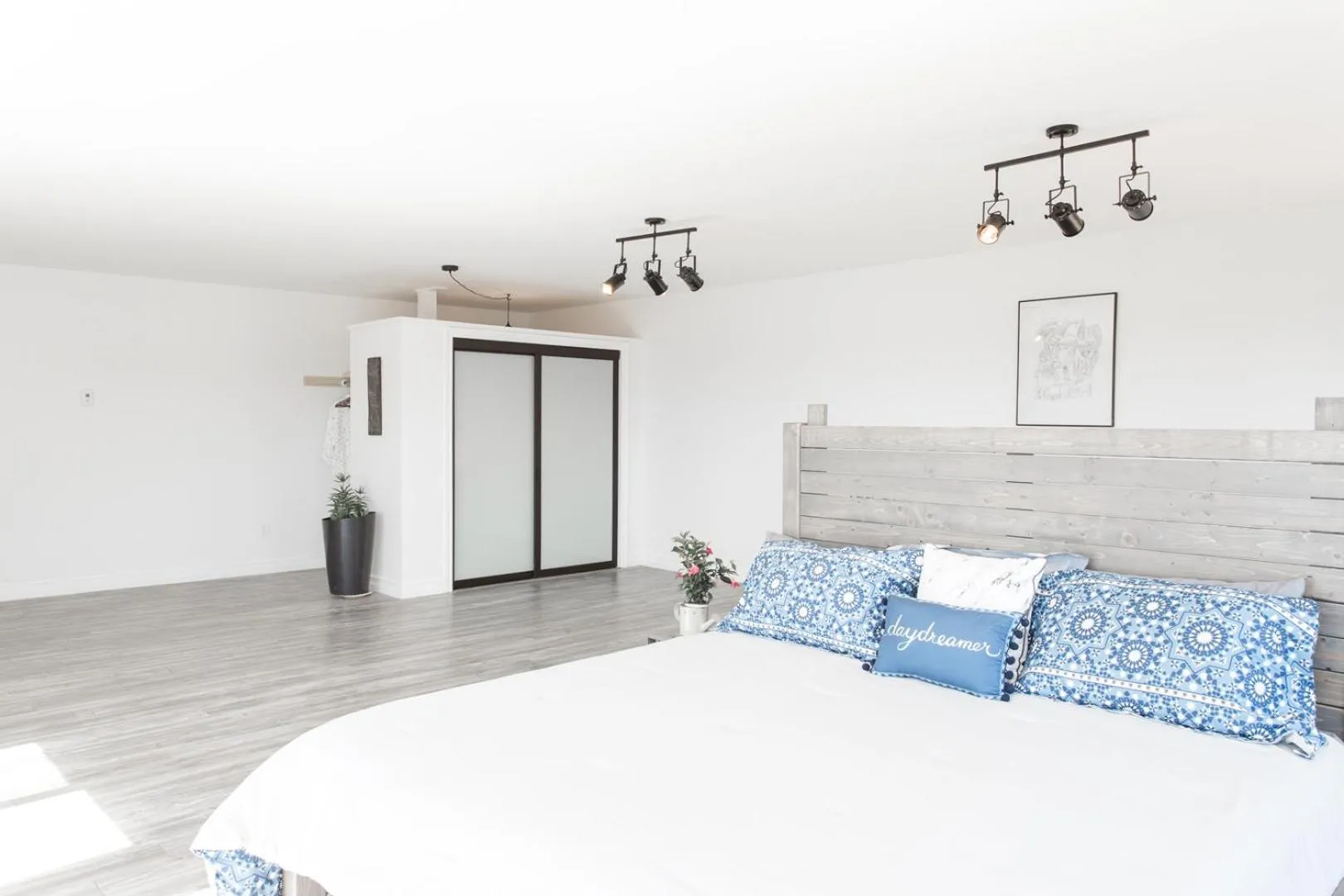 Bed in Whale House Guest House