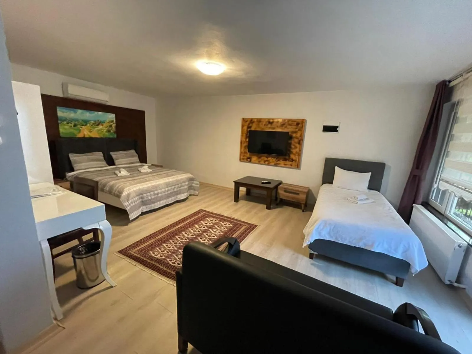Photo of the whole room, Bed in pınar kır evi
