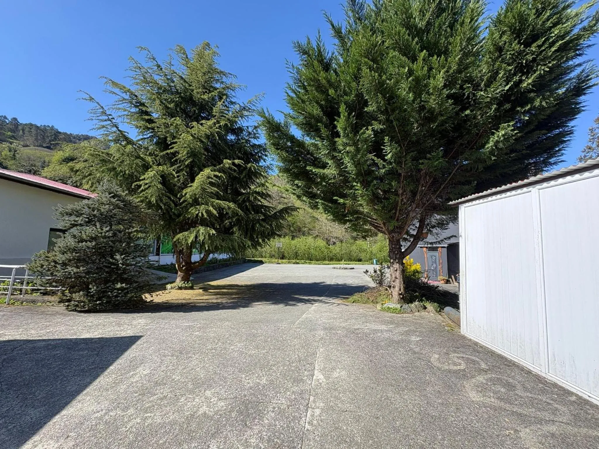 Parking in pınar kır evi