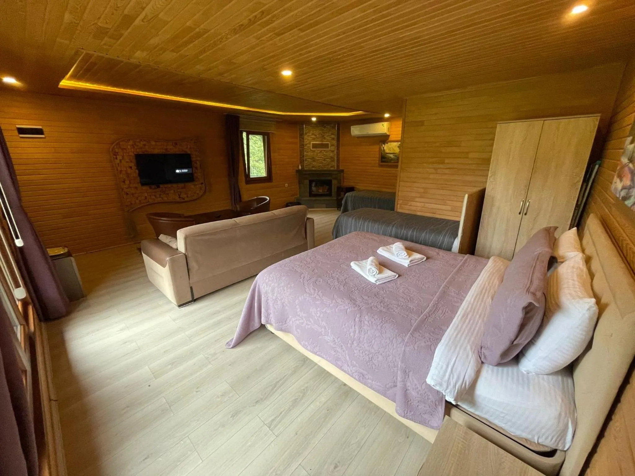 Photo of the whole room, Bed in pınar kır evi