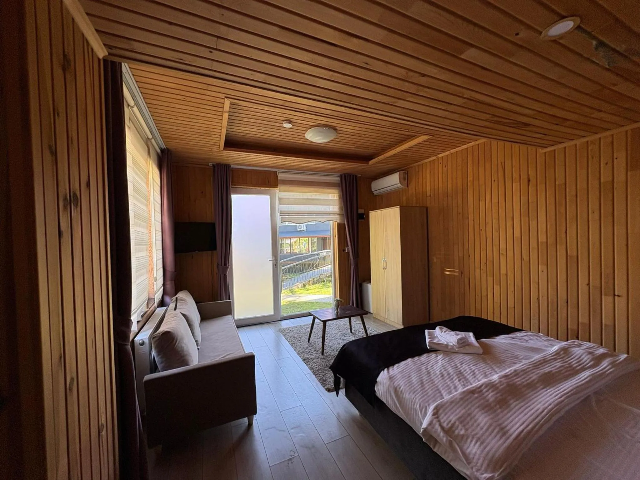 Photo of the whole room, Bed in pınar kır evi