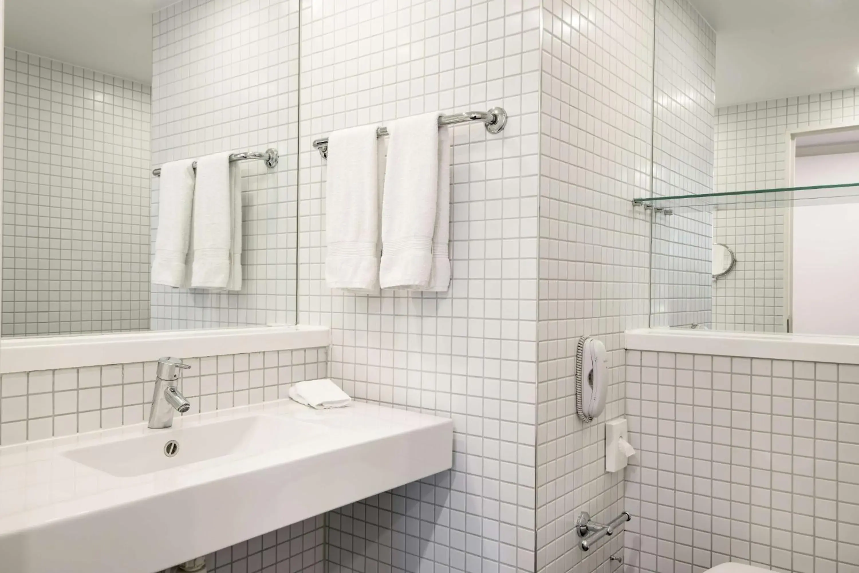 Bathroom in Radisson Blu Hotel, Birmingham Bathroom in Radisson Blu Hotel, Birmingham