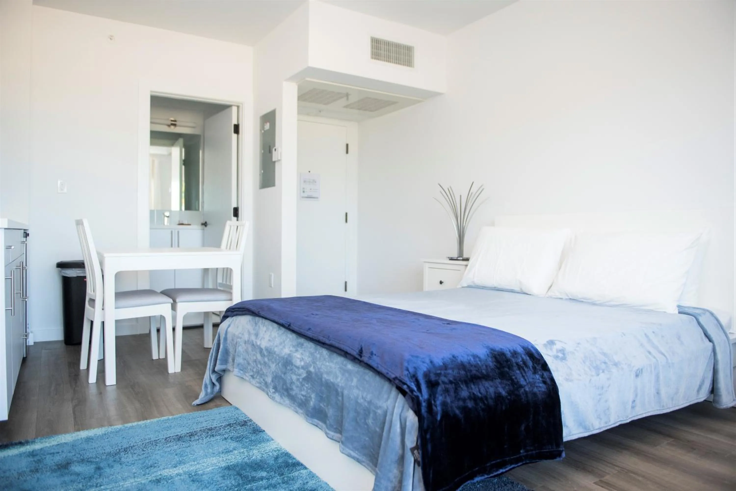 Photo of the whole room in 12th & Ocean Suites by LuxUrban