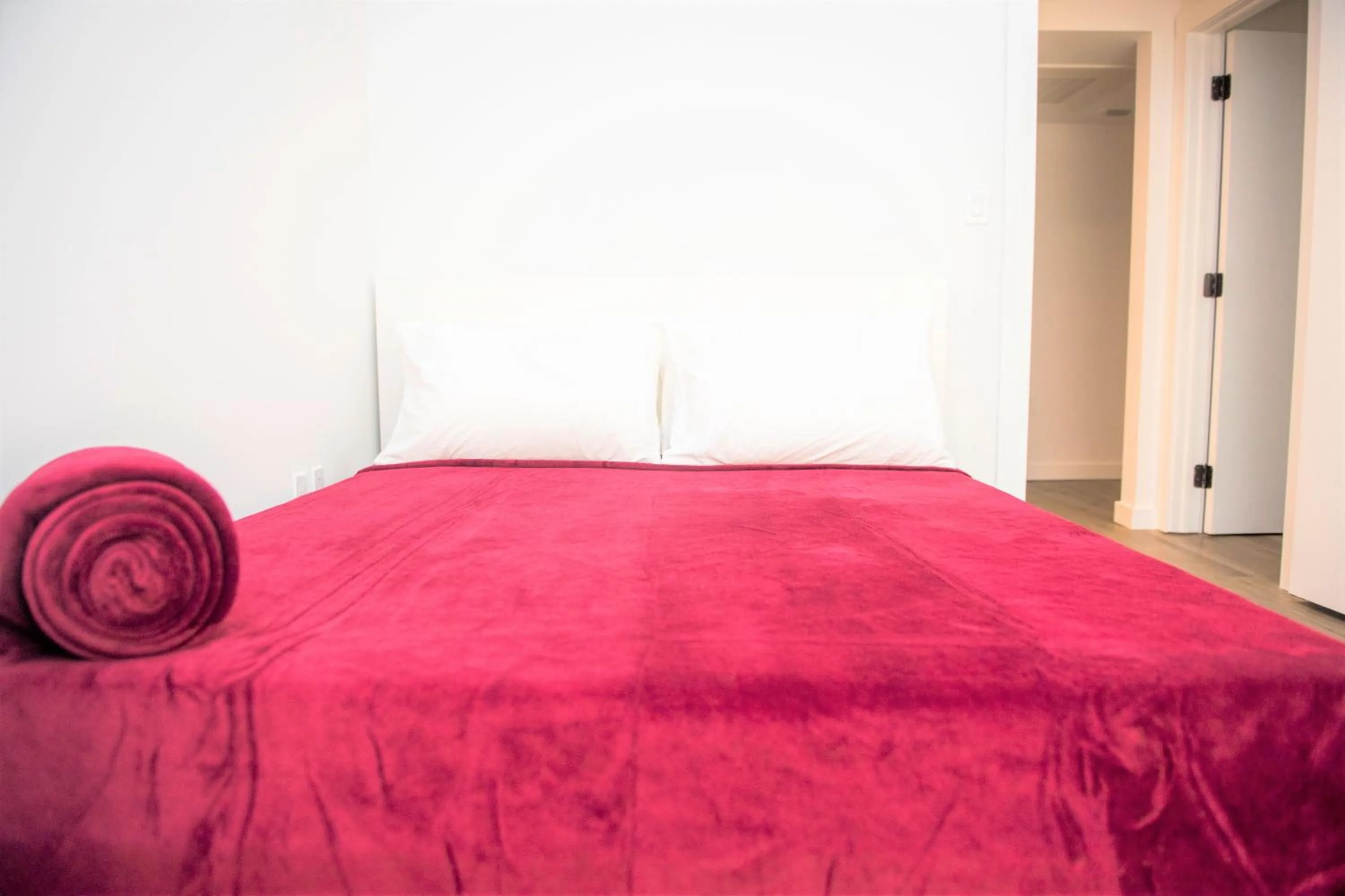 12th & Ocean Suites by LuxUrban