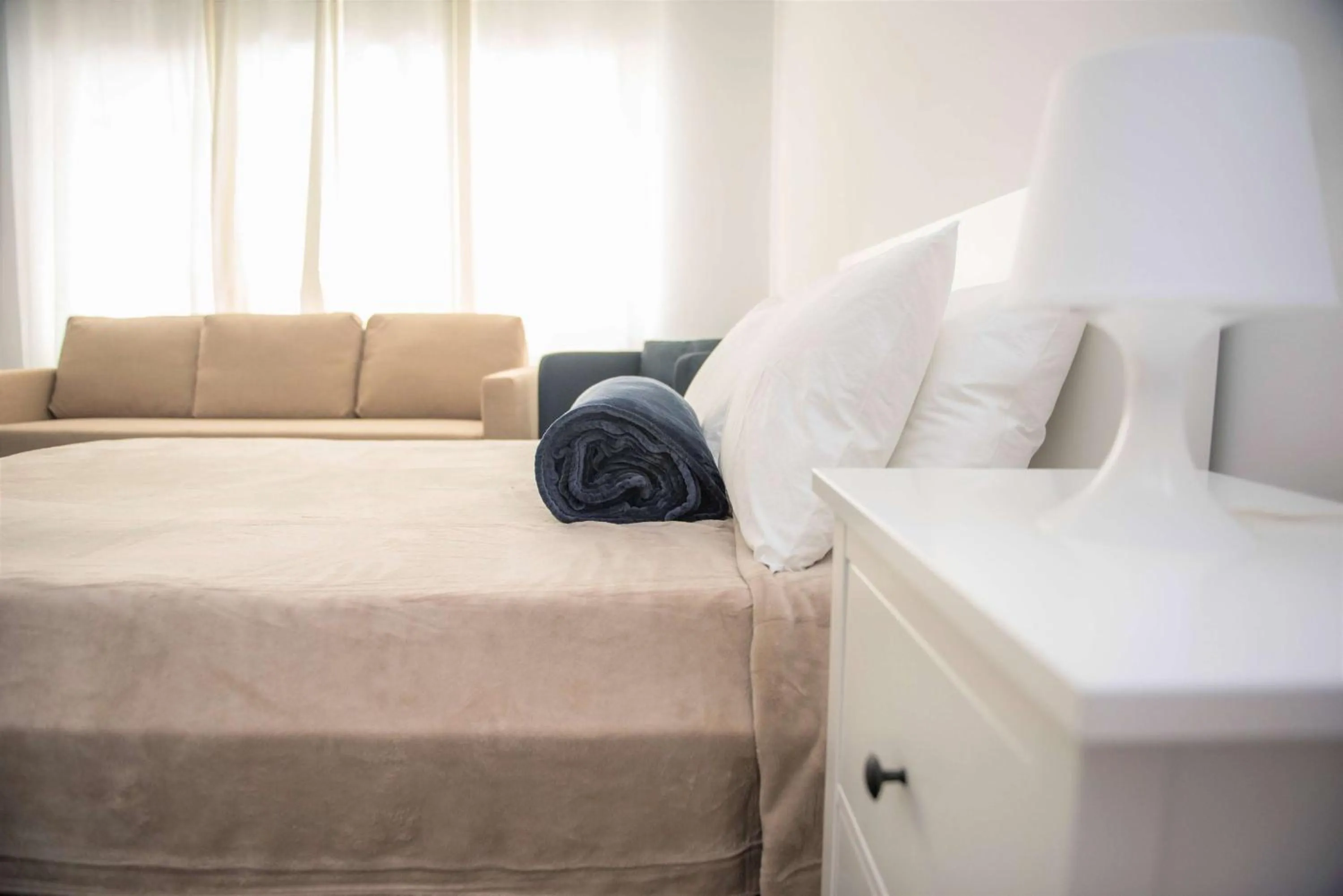 Photo of the whole room in 12th & Ocean Suites by LuxUrban