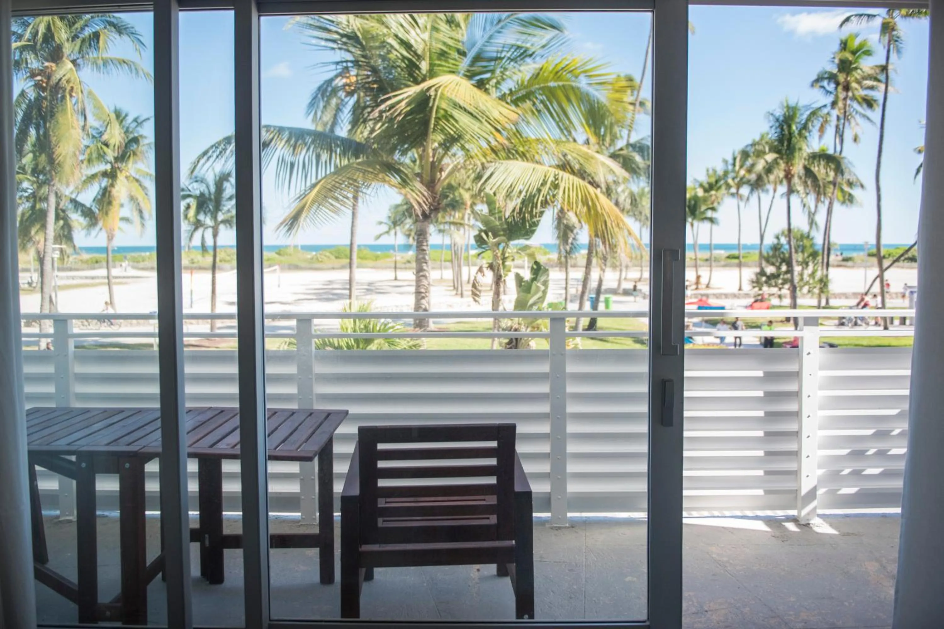 12th & Ocean Suites by LuxUrban