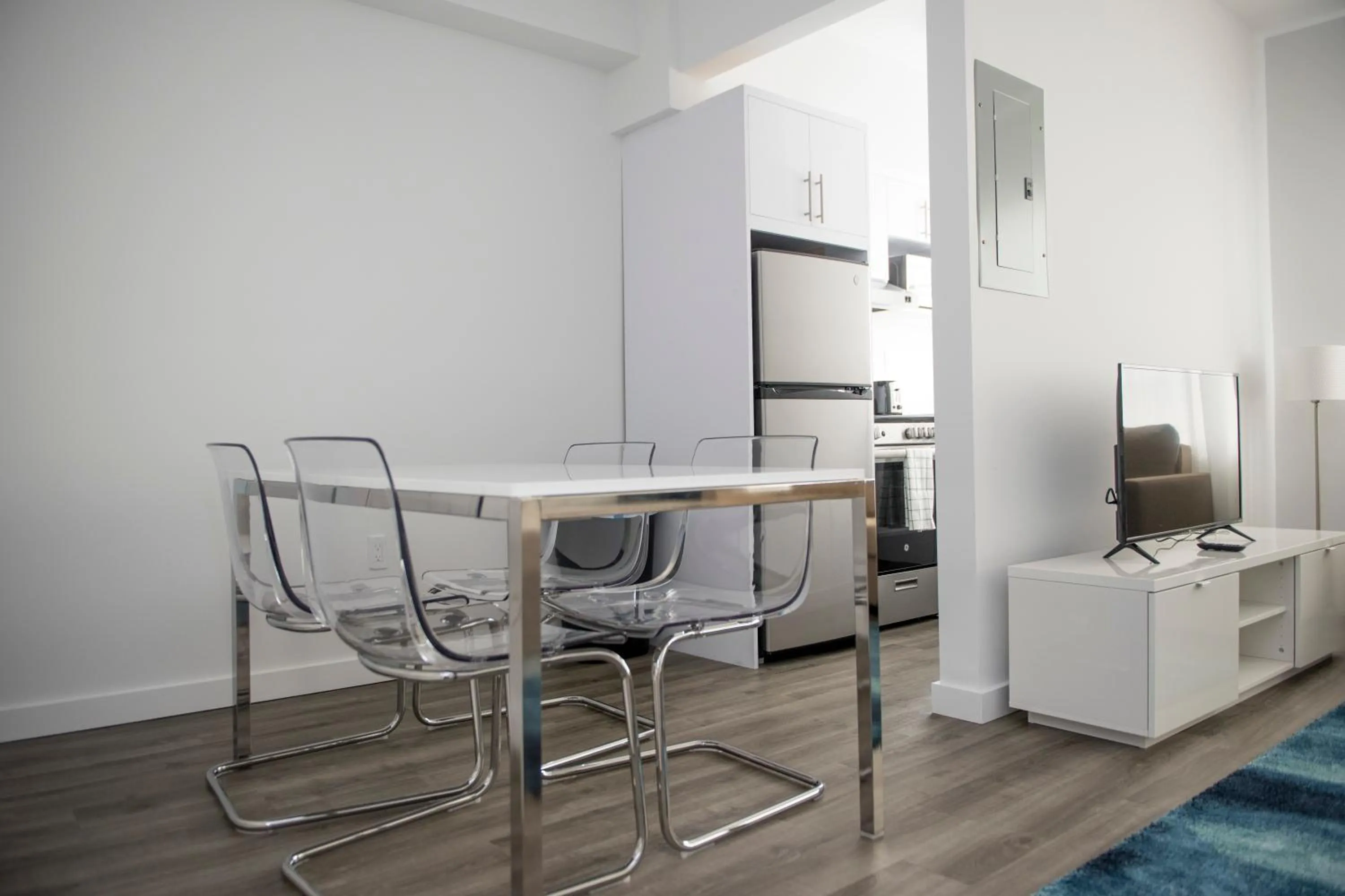 Dining Area in 12th & Ocean Suites by LuxUrban