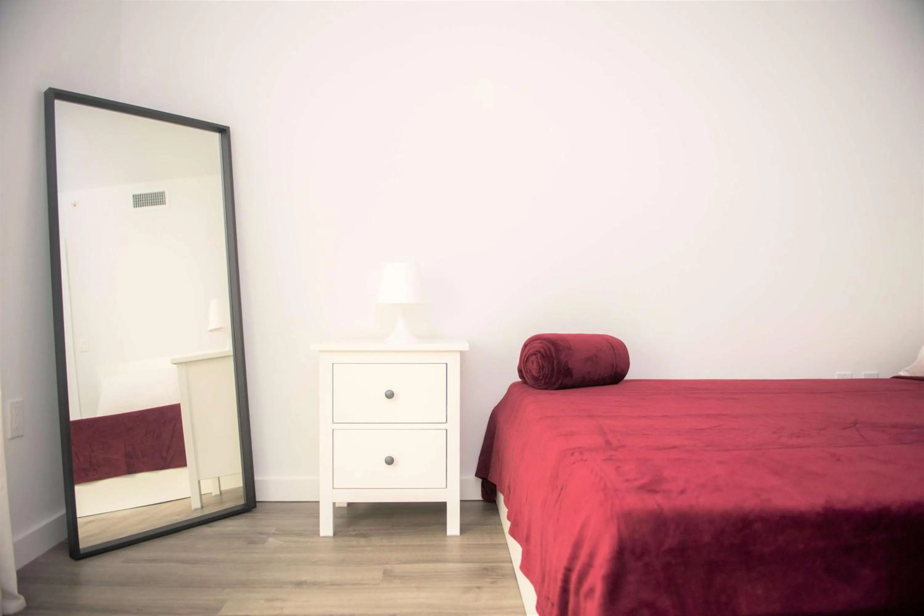 Photo of the whole room in 12th & Ocean Suites by LuxUrban