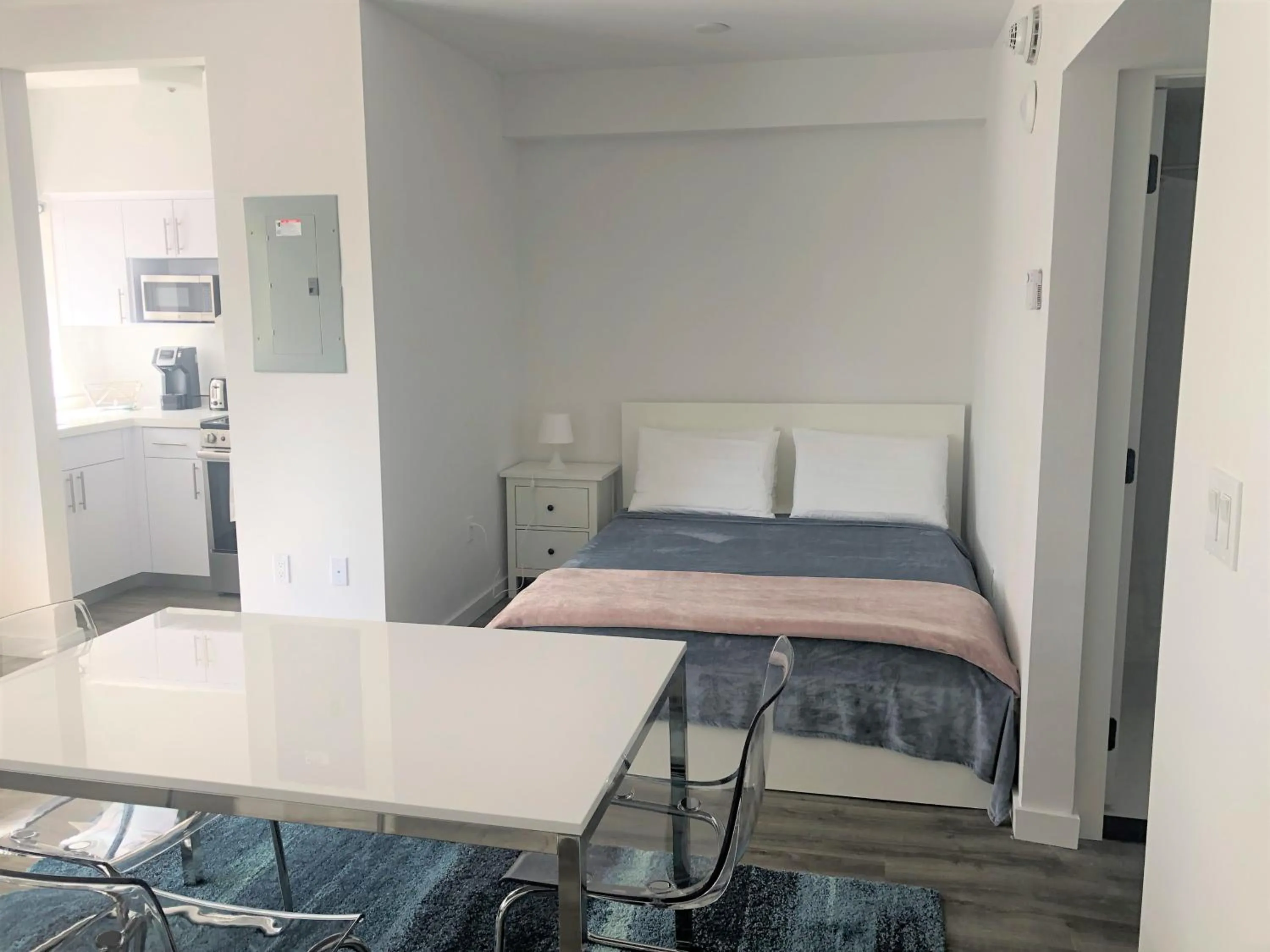 12th & Ocean Suites by LuxUrban