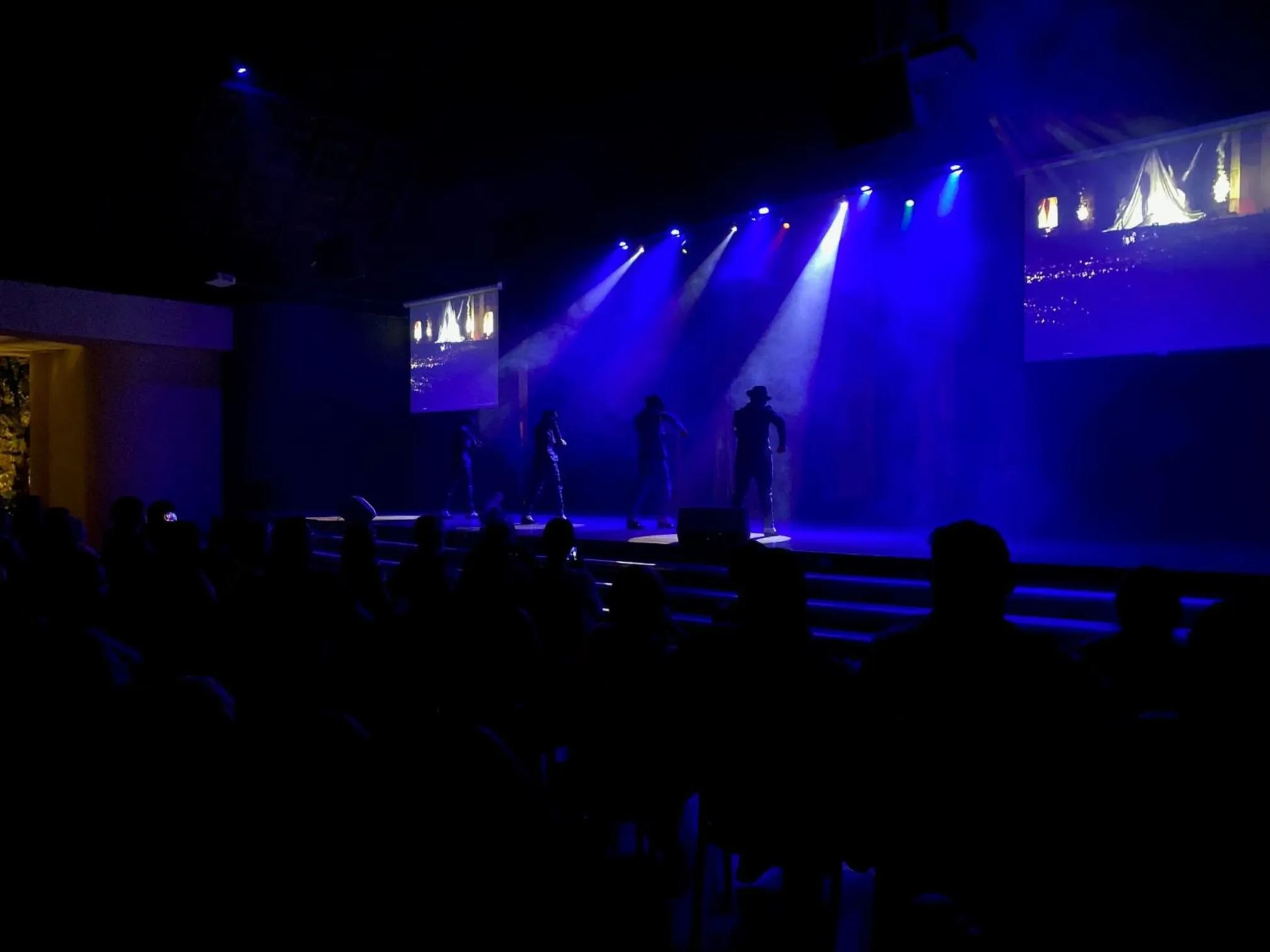 Evening entertainment in Allegro Cozumel All-Inclusive