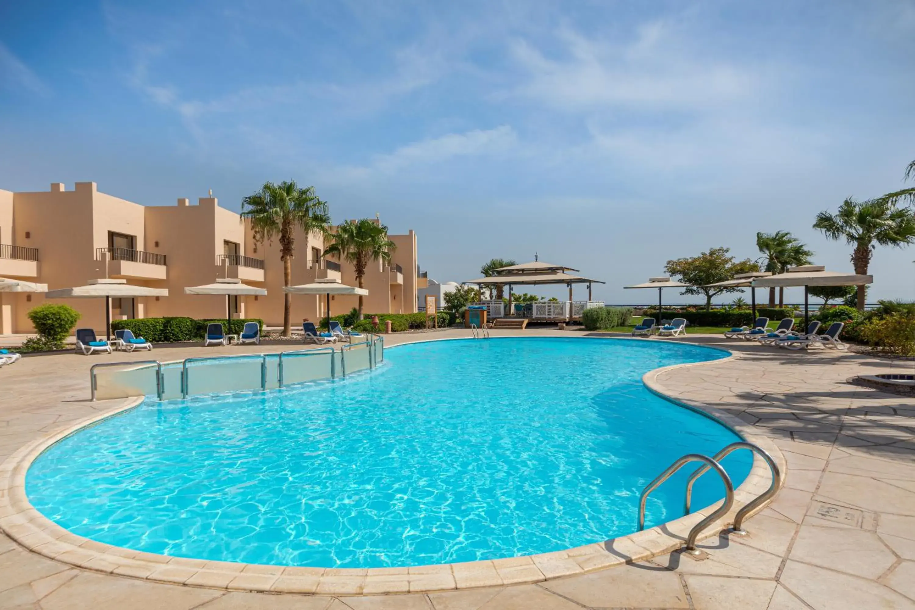 Swimming pool in Sky View Suites Hotel Swimming pool in Sky View Suites Hotel