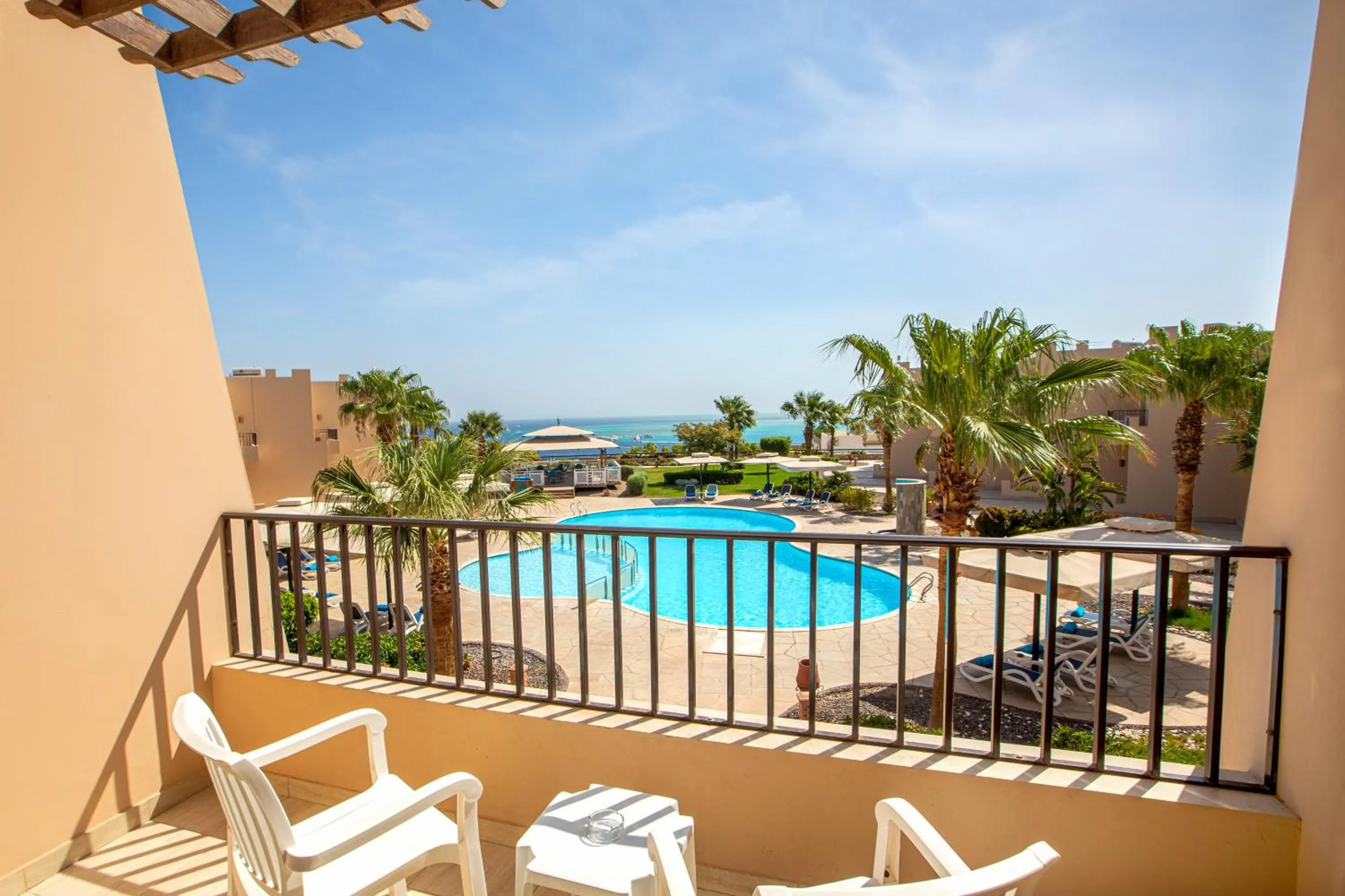 Balcony/Terrace in Sky View Suites Hotel