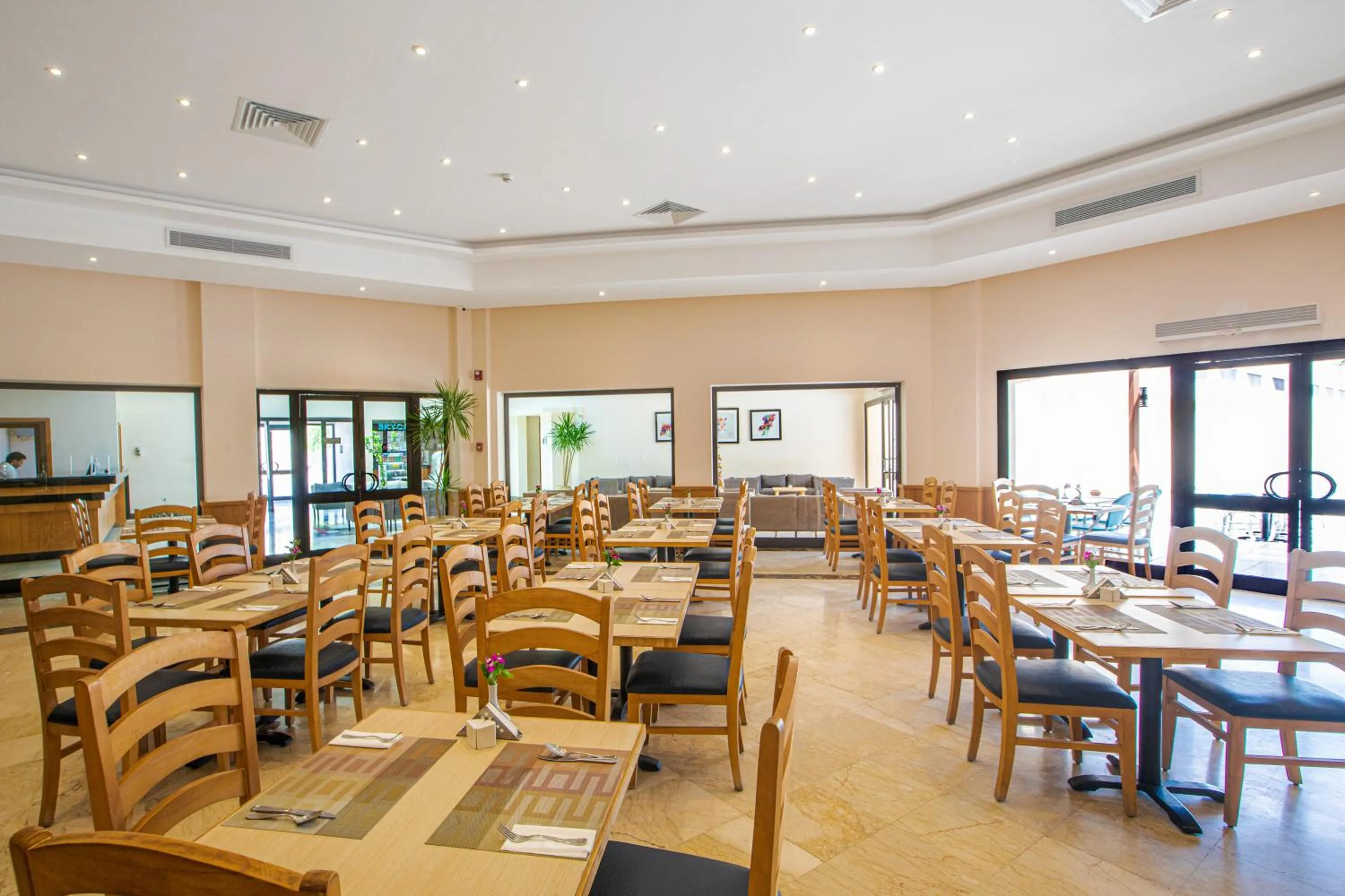 Restaurant/places to eat in Sky View Suites Hotel