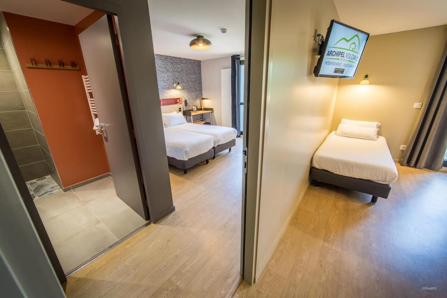 Photo of the whole room, Bed in Archipel Volcans