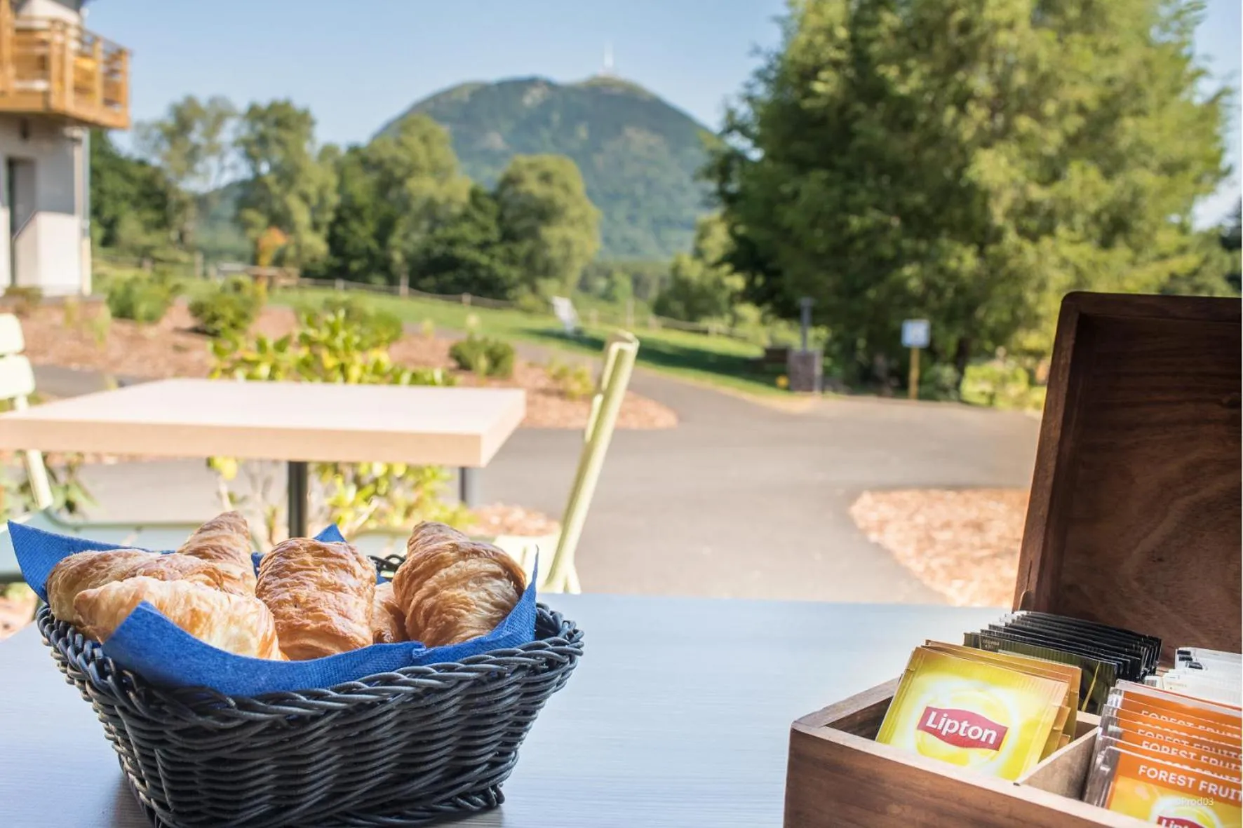 Breakfast in Archipel Volcans