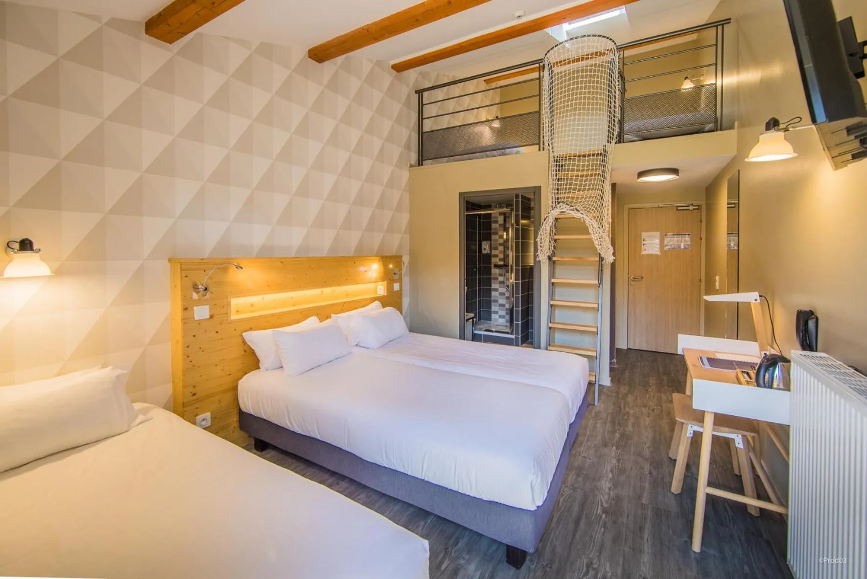 Photo of the whole room, Bed in Archipel Volcans