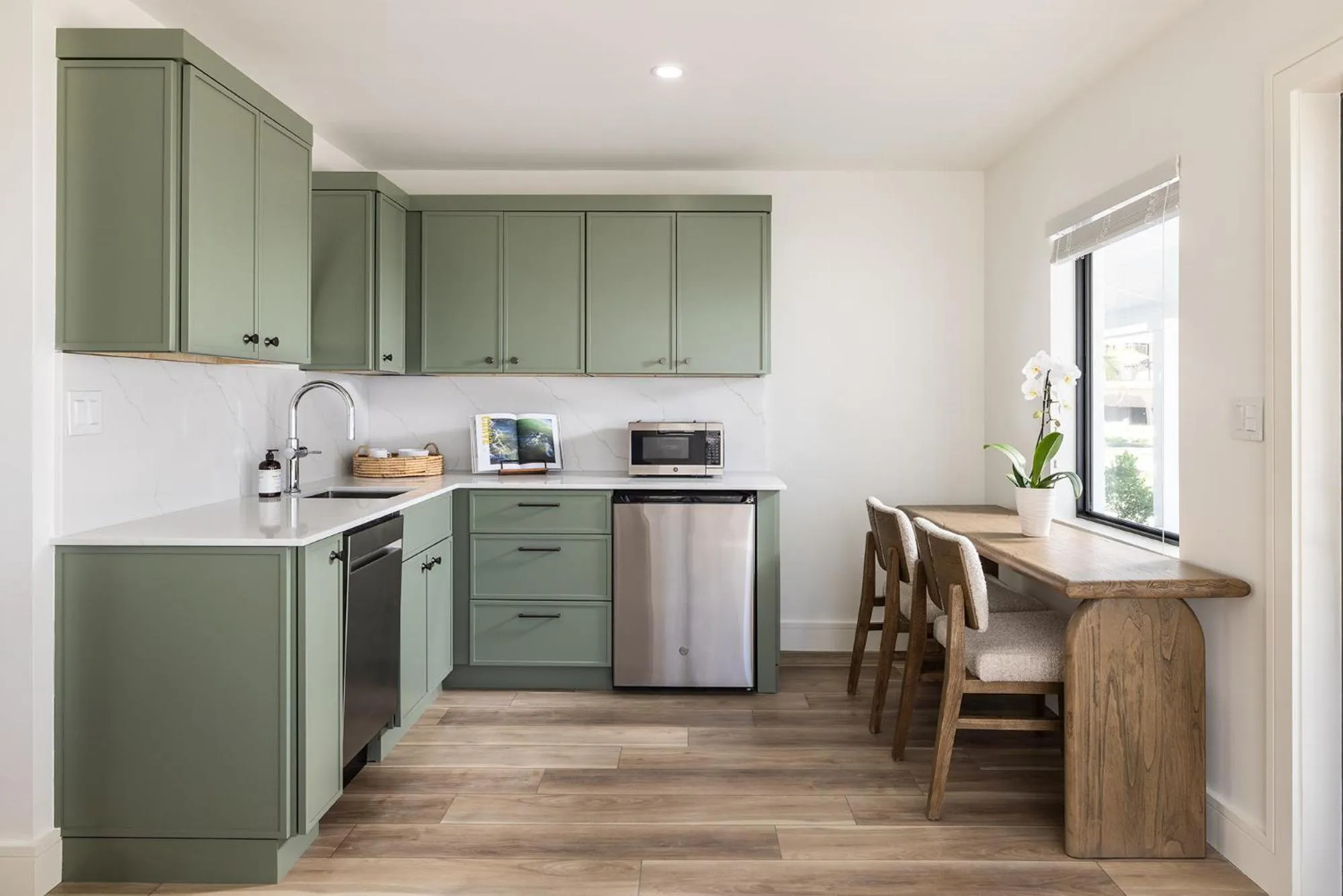 Pines &amp; Palms Resort