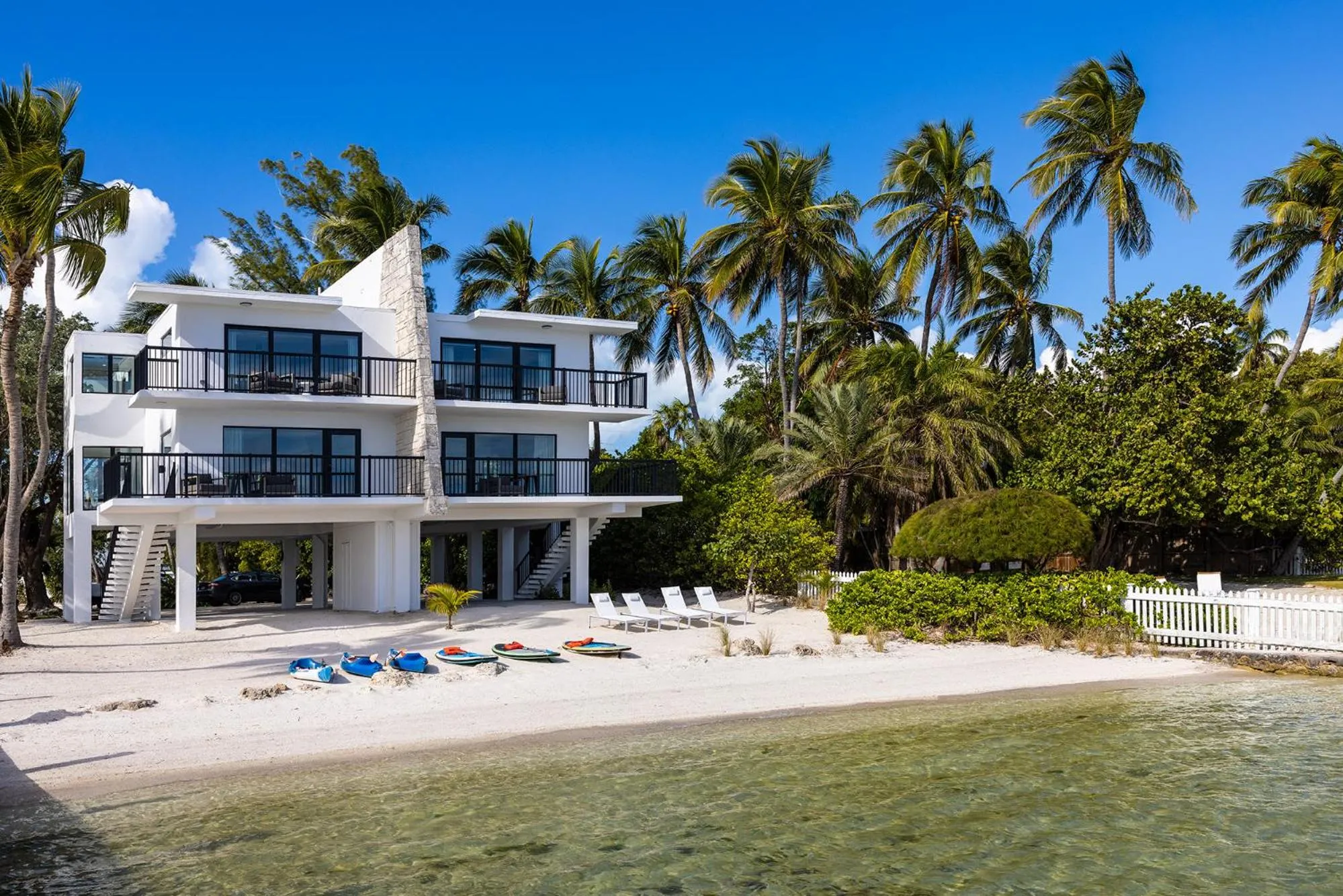 Pines &amp; Palms Resort